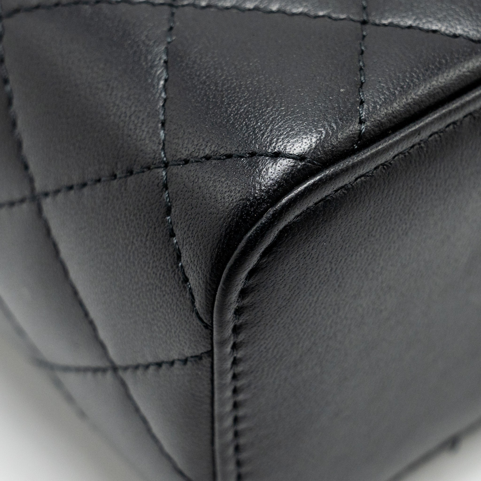CHANEL PEARL CRUSH MINI VANITY CASE LAMBSKIN BLACK GHW