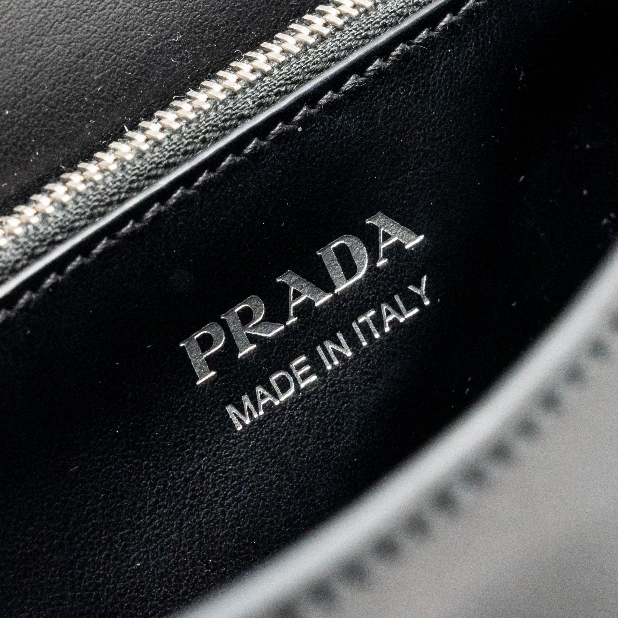PRADA ELECTRA CITY FLAP BAG CALFSKIN BLACK/RED SHW