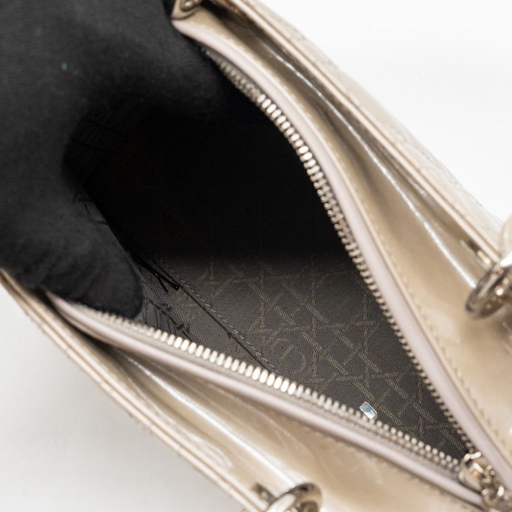 DIOR MEDIUM LADY DIOR PATENT LIGHT GREY SHW