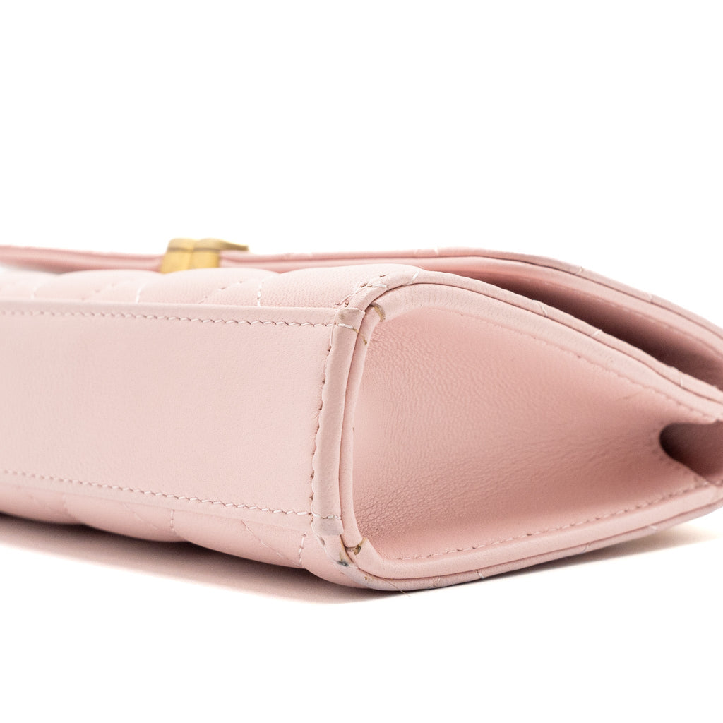 CHANEL 22B FLAP BAG WITH ENAMEL TOP HANDLE LAMBSKIN LIGHT PINK GHW (MICROCHIP)