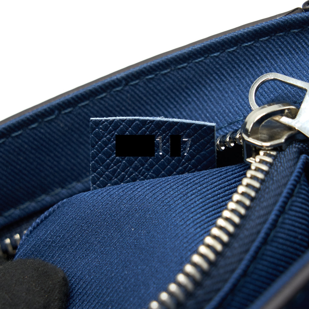 LOUIS VUITTON ROMAN PM NM TAIGA OCEAN