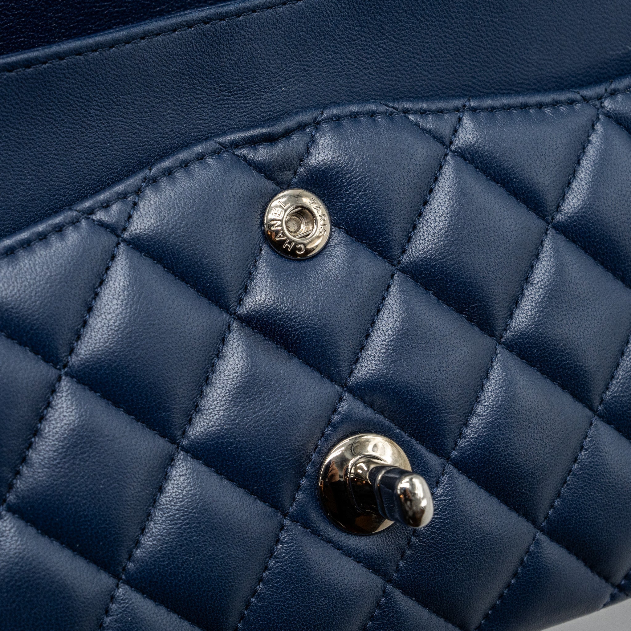 CHANEL MEDIUM CLASSIC DOUBLE FLAP BAG LAMBSKIN DARK BLUE SHW