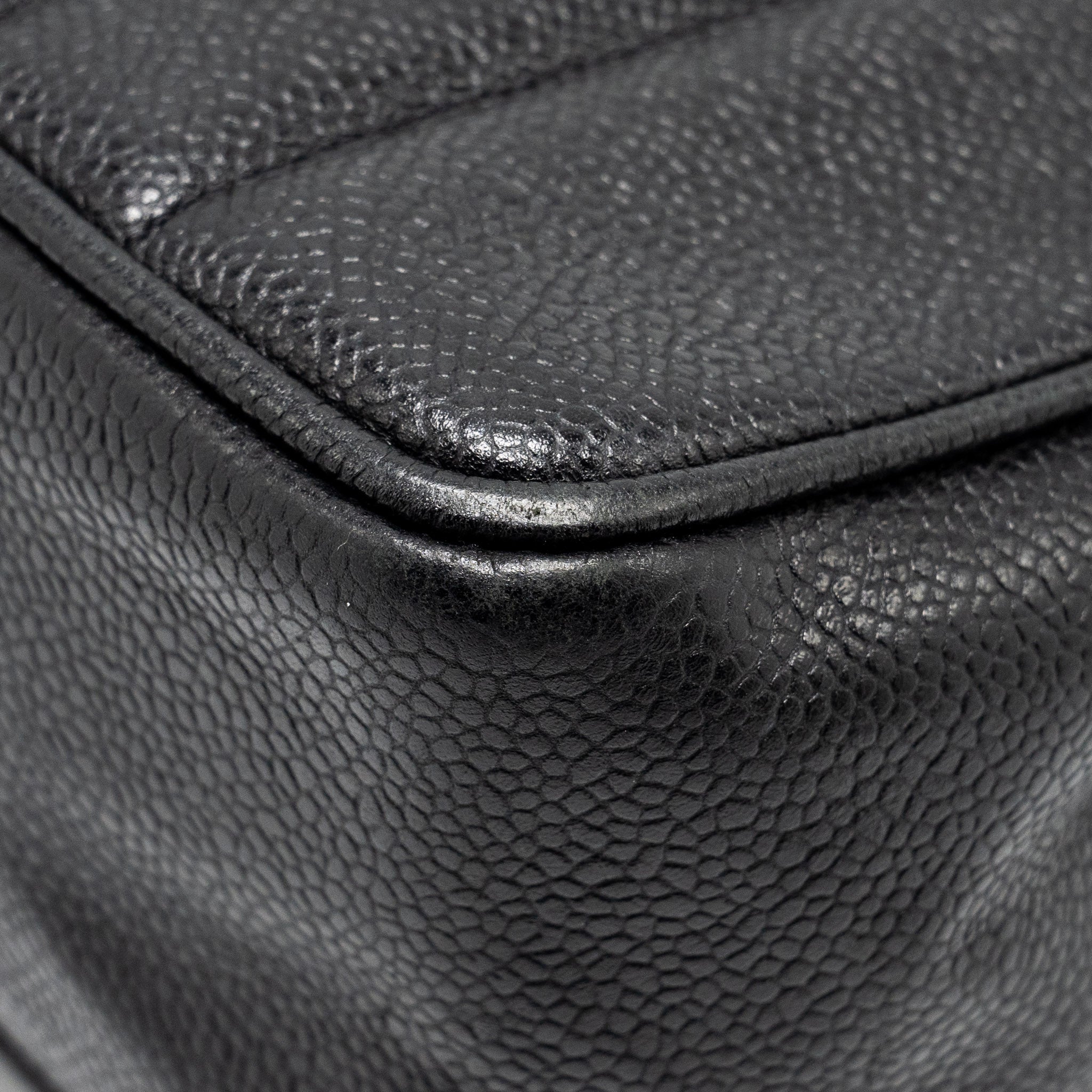 CHANEL VINTAGE VERTICAL JUMBO FLAP BAG CAVIAR BLACK GHW