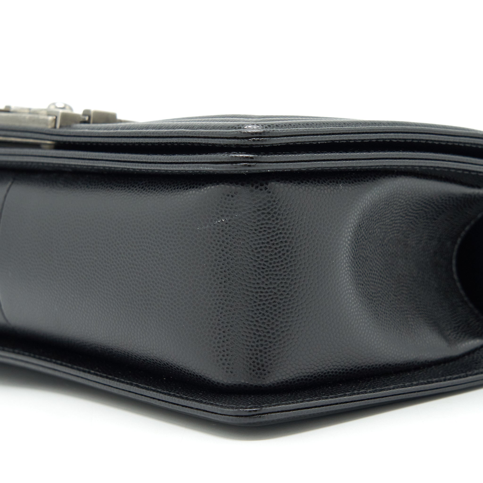 CHANEL LEBOY / BOY BAG MEDIUM CAVIAR BLACK RUTHENIUM SLIVER HARDWARE