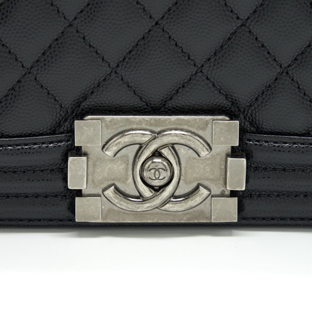 CHANEL LEBOY / BOY BAG MEDIUM CAVIAR BLACK RUTHENIUM SLIVER HARDWARE