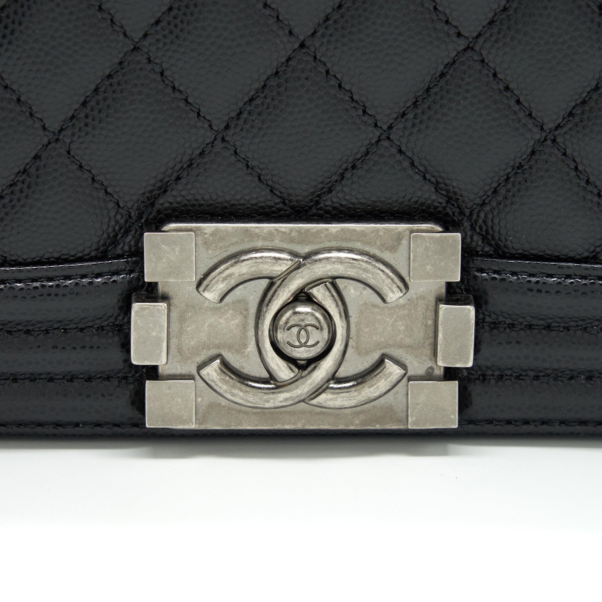 CHANEL LEBOY / BOY BAG MEDIUM CAVIAR BLACK RUTHENIUM SLIVER HARDWARE