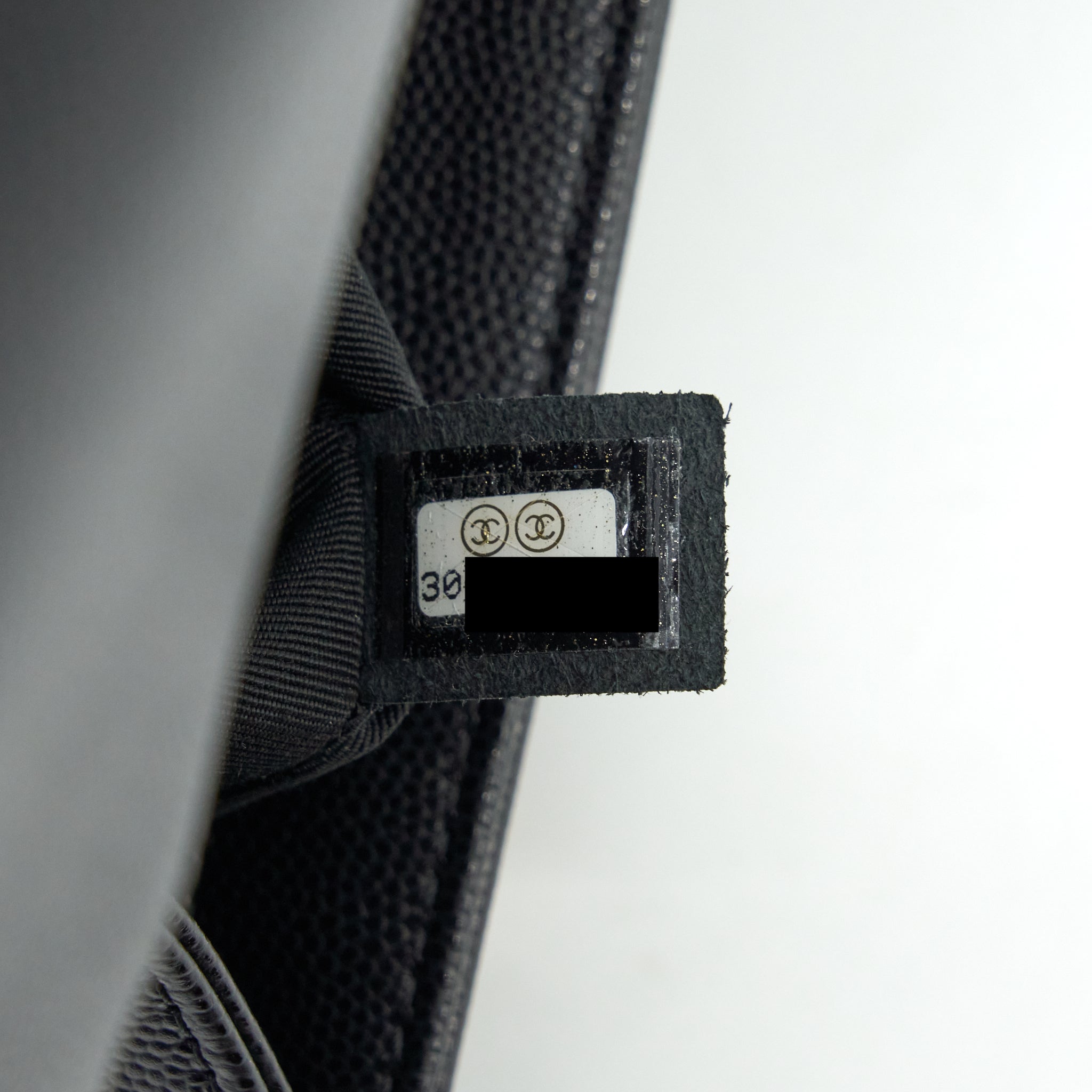 CHANEL LEBOY / BOY BAG MEDIUM CAVIAR BLACK RUTHENIUM SLIVER HARDWARE