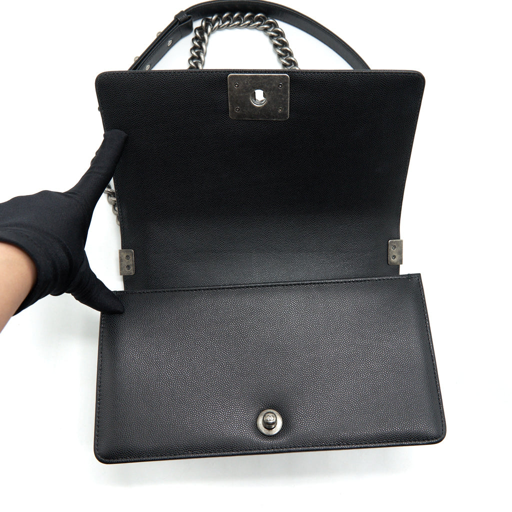 CHANEL LEBOY / BOY BAG MEDIUM CAVIAR BLACK RUTHENIUM SLIVER HARDWARE