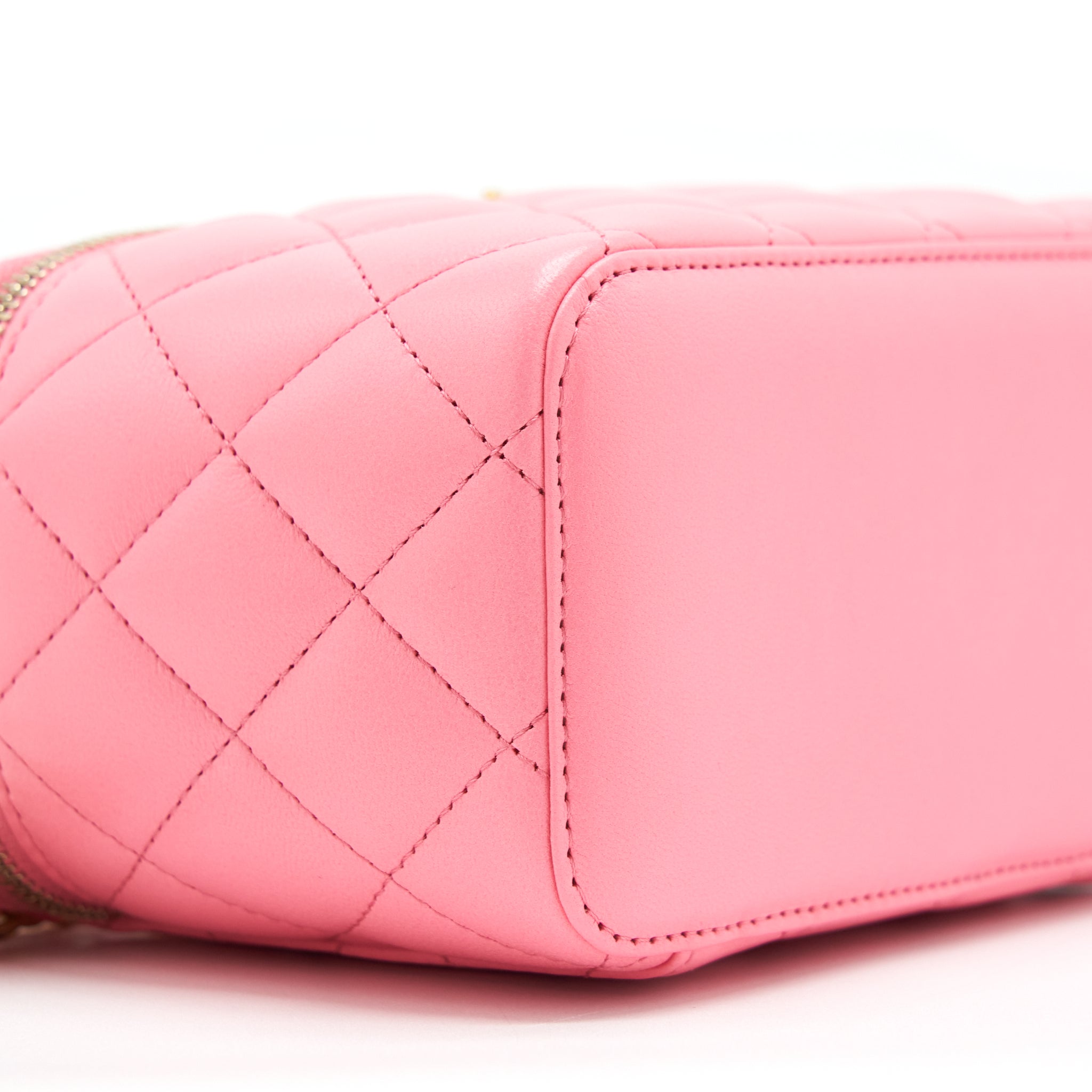 CHANEL 22S PEARL CRUSH LONG VANITY WITH CHAIN LAMBSKIN PINK GHW
