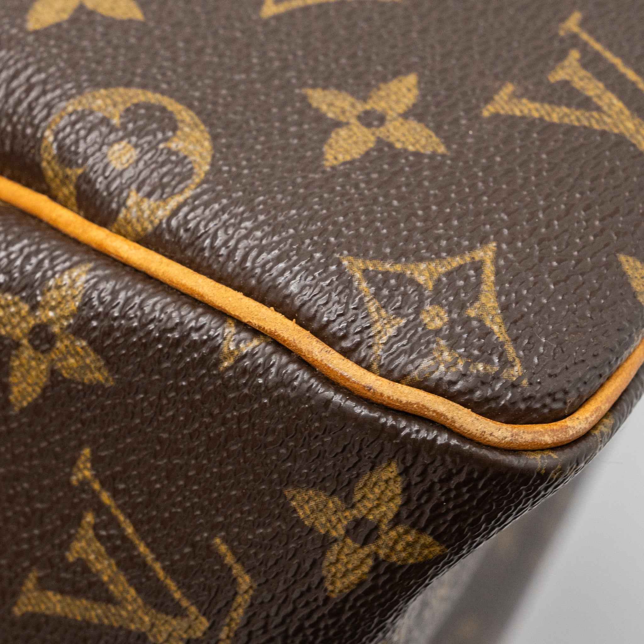 LOUIS VUITTON SPEEDY 30 MONOGRAM CANVAS GHW