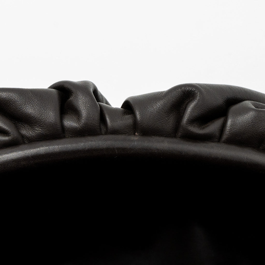 BOTTEGA VENETA CLUTCH CALFSKIN DARK BROWN GHW