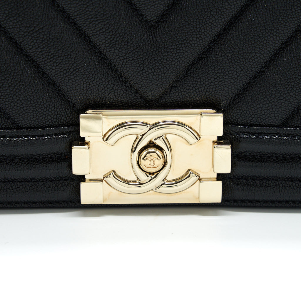 CHANEL MEDIUM BOY CHEVRON CAVIAR BLACK LGHW