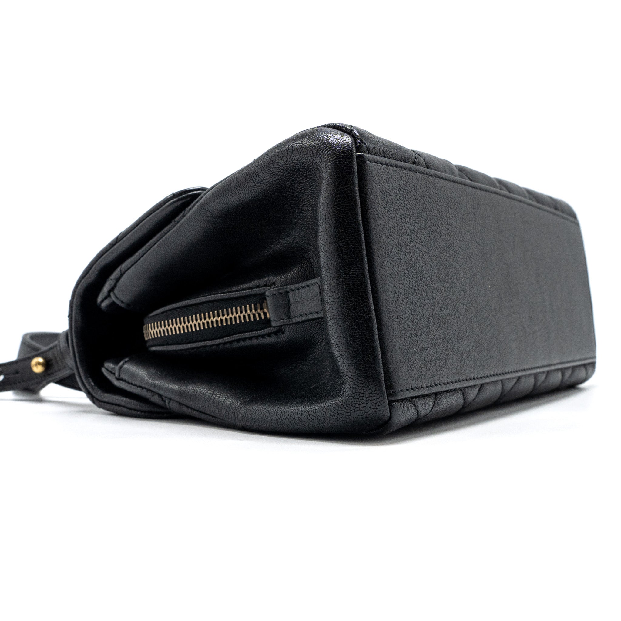 CHANEL CHAINS HANDLE FLAP BAG LAMBSKIN BLACK GHW