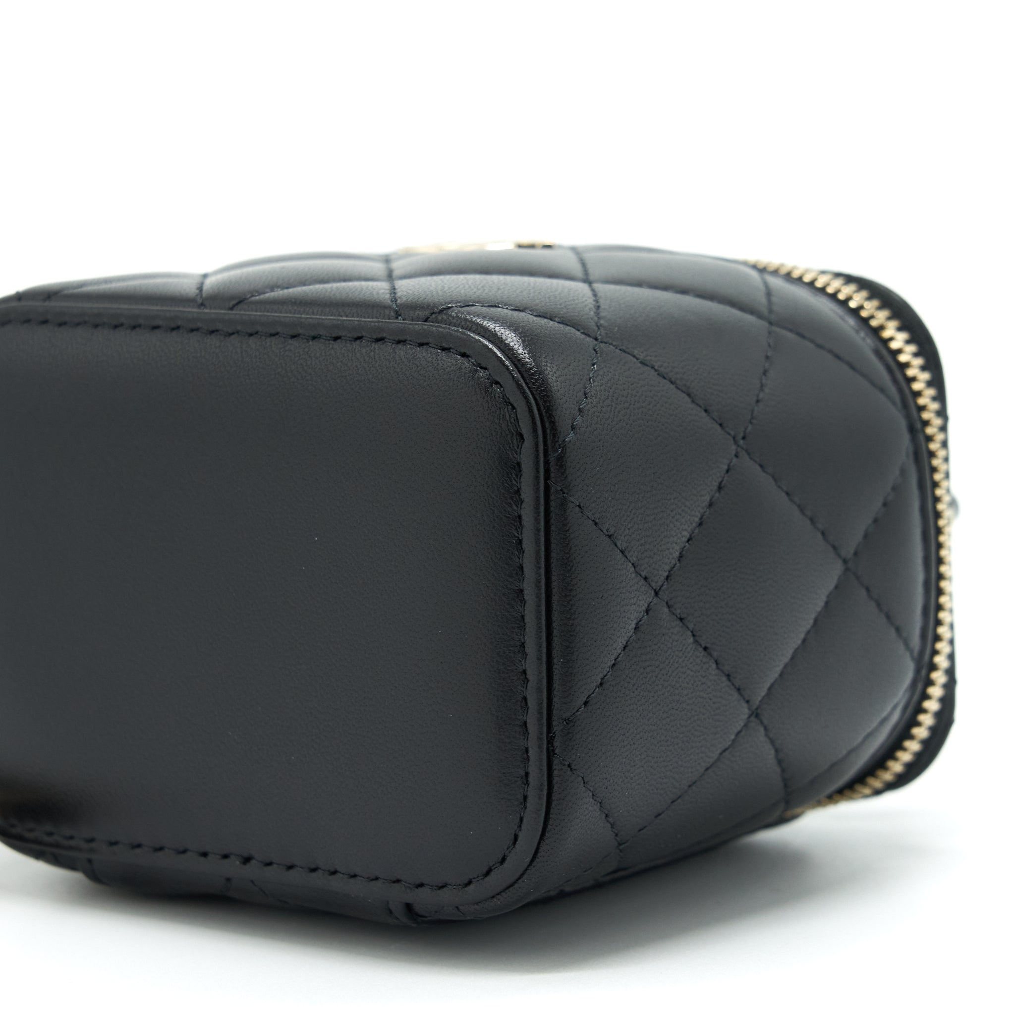 CHANEL 22P TOP HANDLE MINI VANITY WITH CHAIN AND MIRROR LAMBSKIN BLACK LGHW