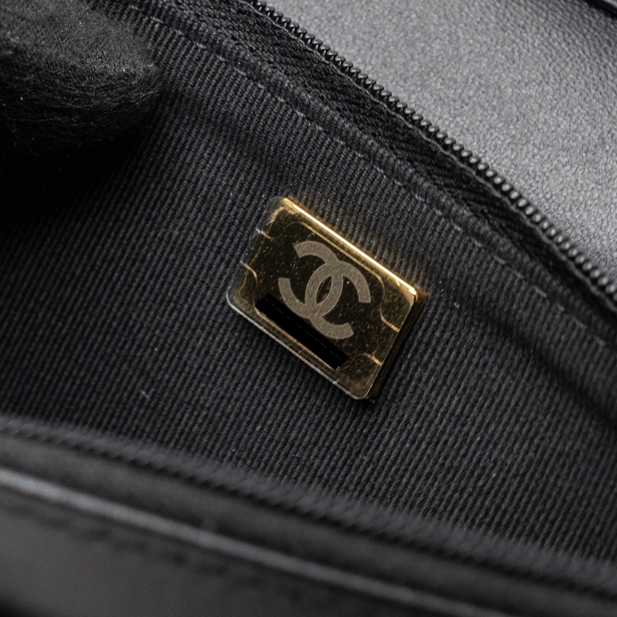 CHANEL COCO HEART WALLET ON CHAIN LAMBSKIN BLACK GHW (MICROCHIP)