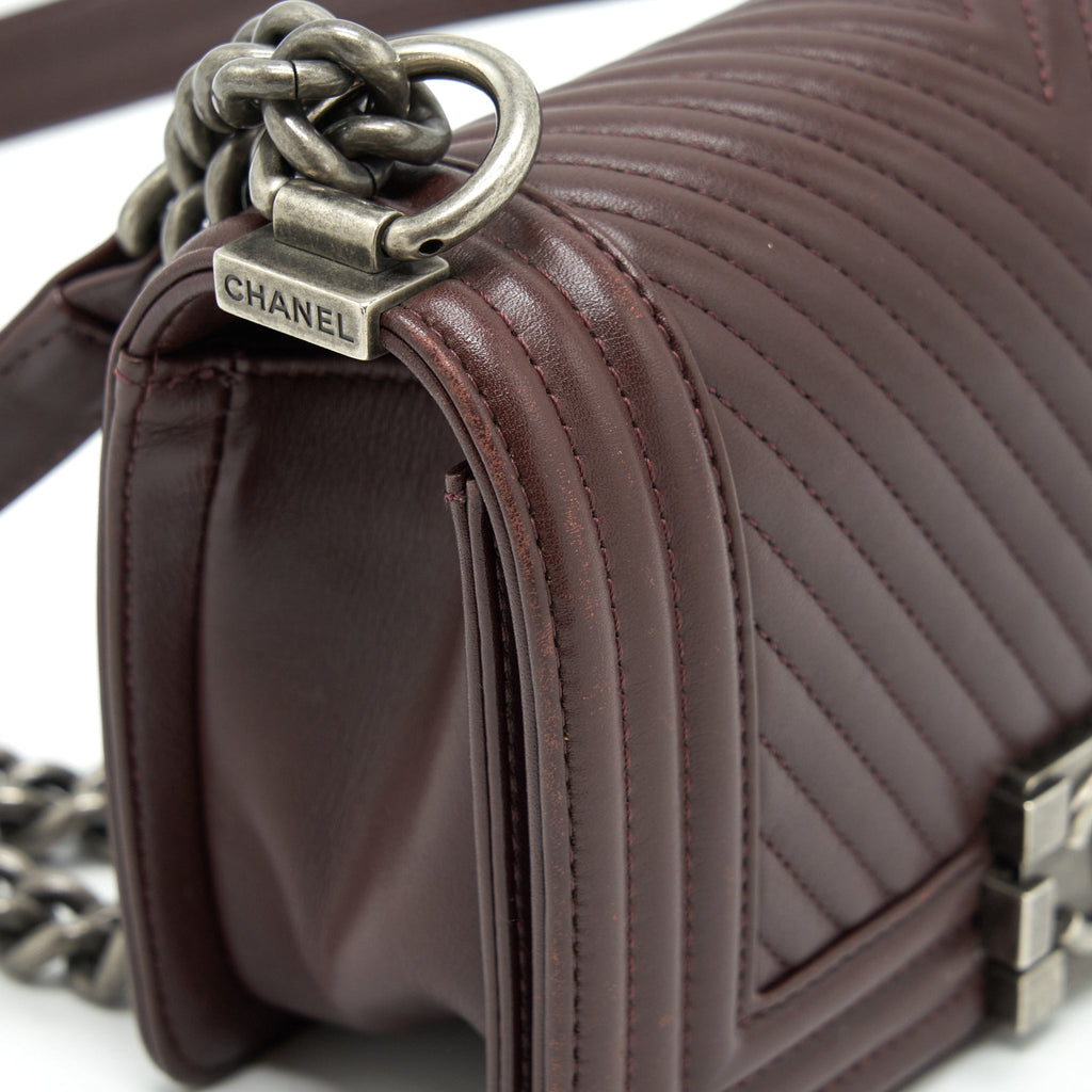 CHANEL CHEVRON SMALL BOY BAG LAMBSKIN BURGUNDY RUTHENIUM HARDWARE