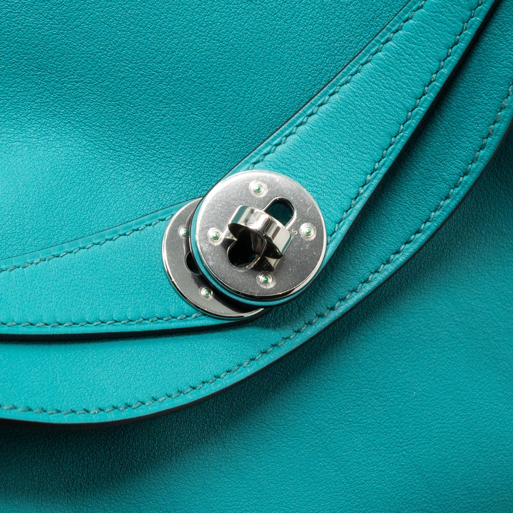 HERMES LINDY 26 SWIFT BLUE PAON SHW