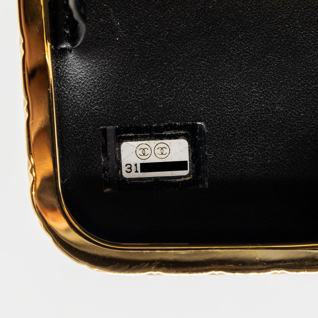 CHANEL 21A CC BOX WITH CHAIN PATENT BLACK GHW