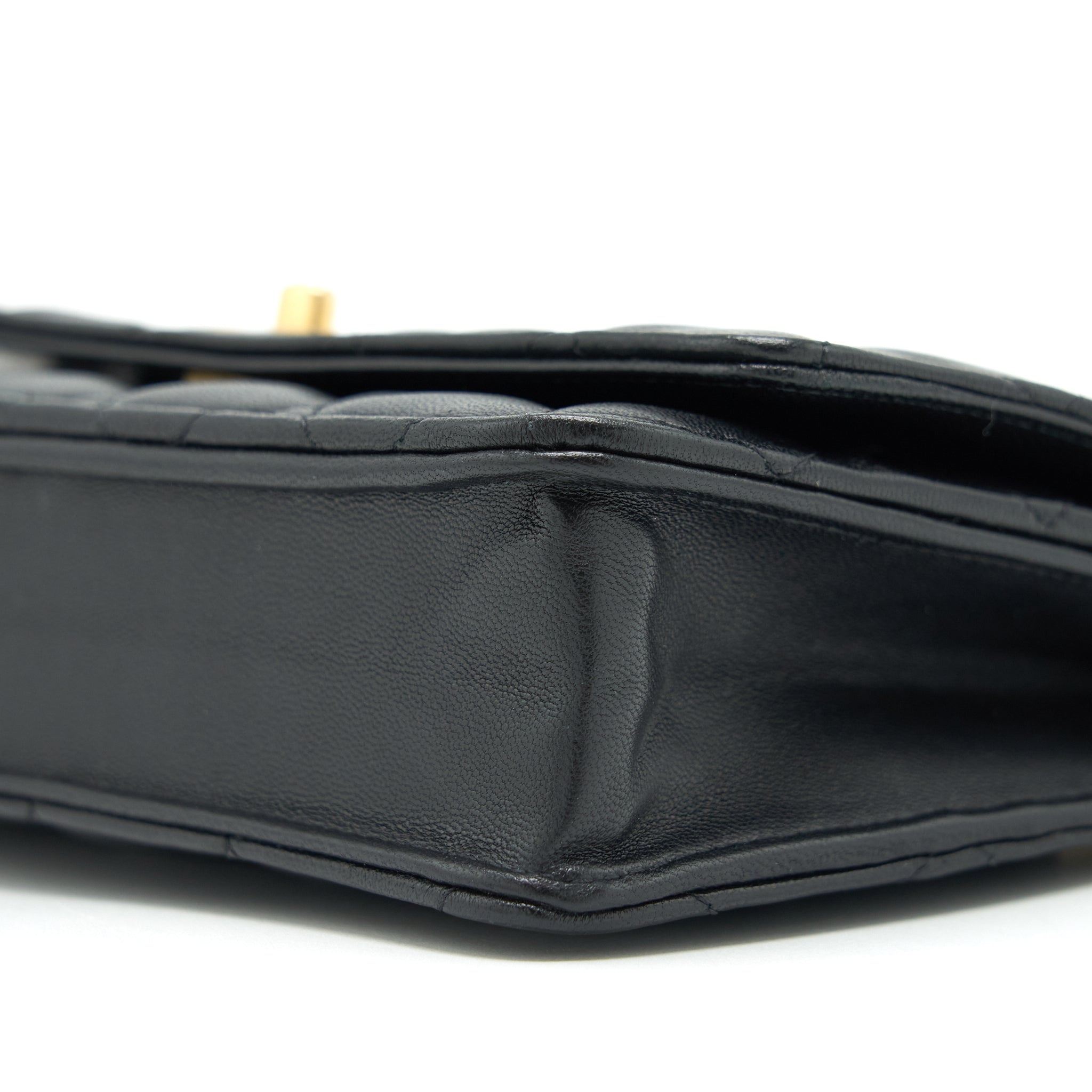 CHANEL 22C PEARL CRUSH WALLET ON CHAIN LAMBSKIN BLACK GHW (MICROCHIP)