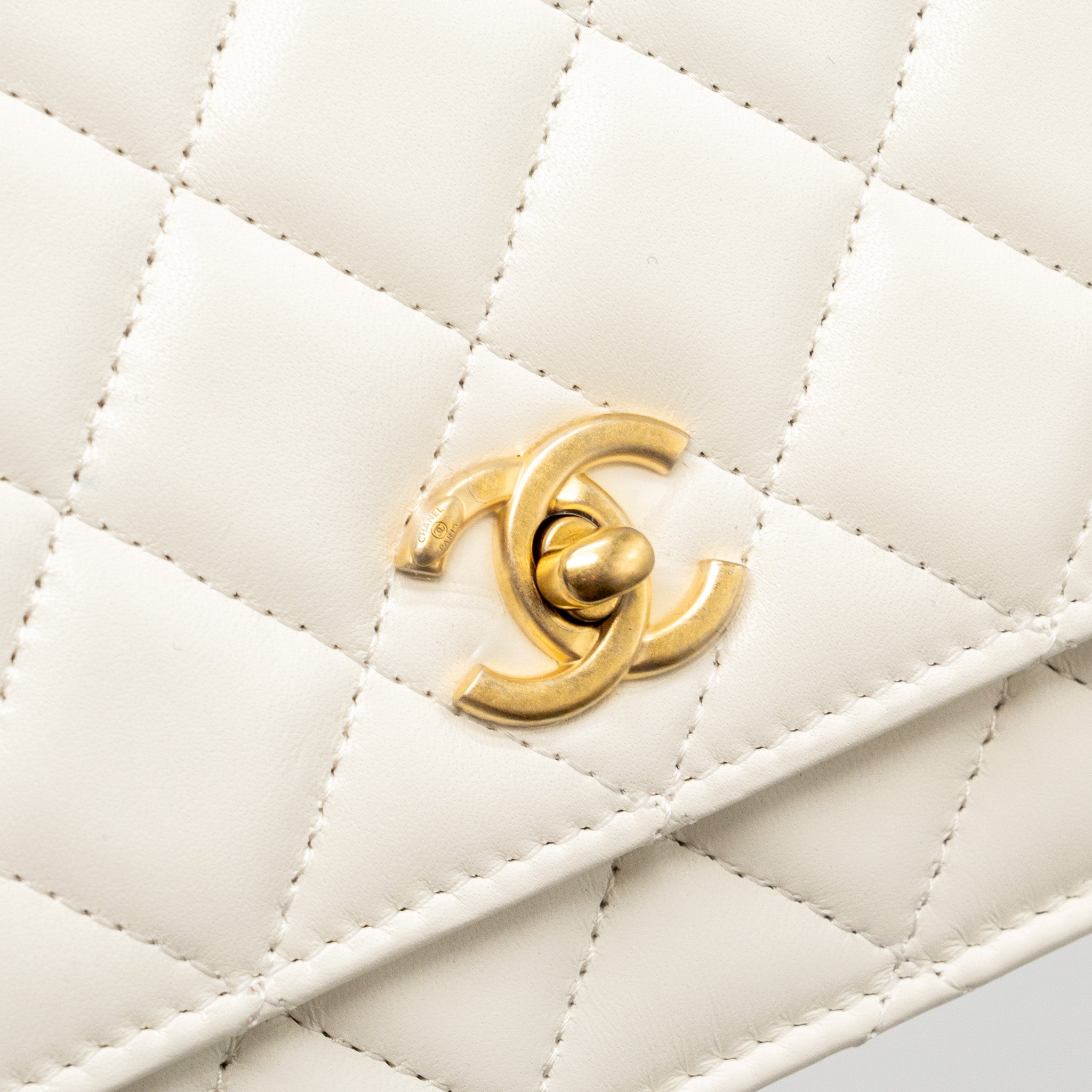 CHANEL PEARL CRUSH WALLET ON CHAIN LAMBSKIN WHITE GHW (MICROCHIP)