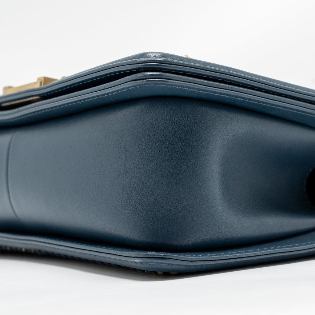 CHANEL TOP HANDLE BOY BAG CALFSKIN BLUE GHW