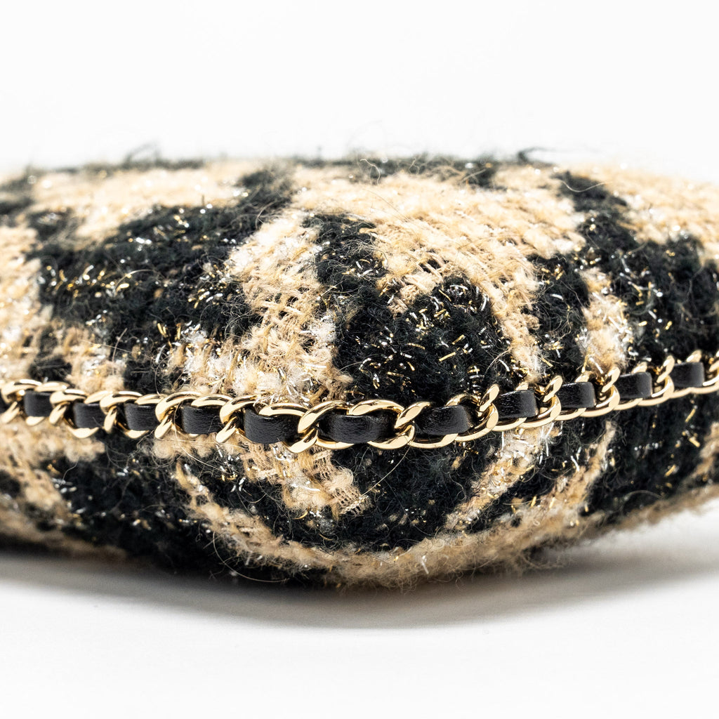 CHANEL VERTICAL PHONE CASE TWEED BEIGE / BLACK LGHW