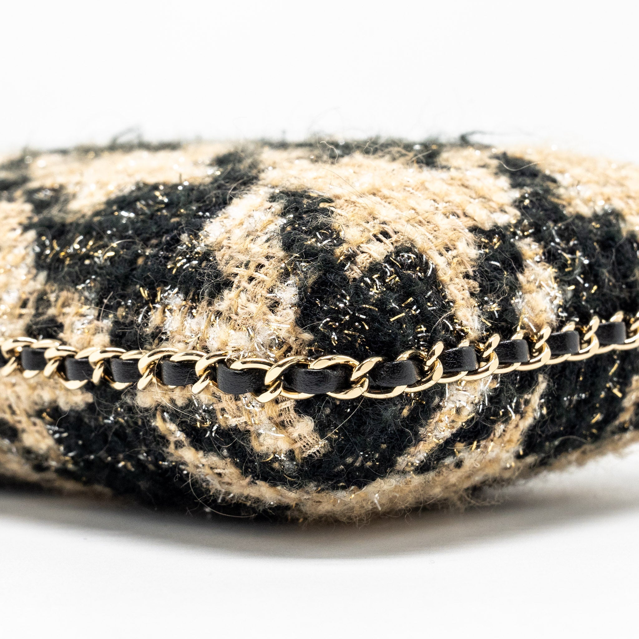 CHANEL VERTICAL PHONE CASE TWEED BEIGE / BLACK LGHW