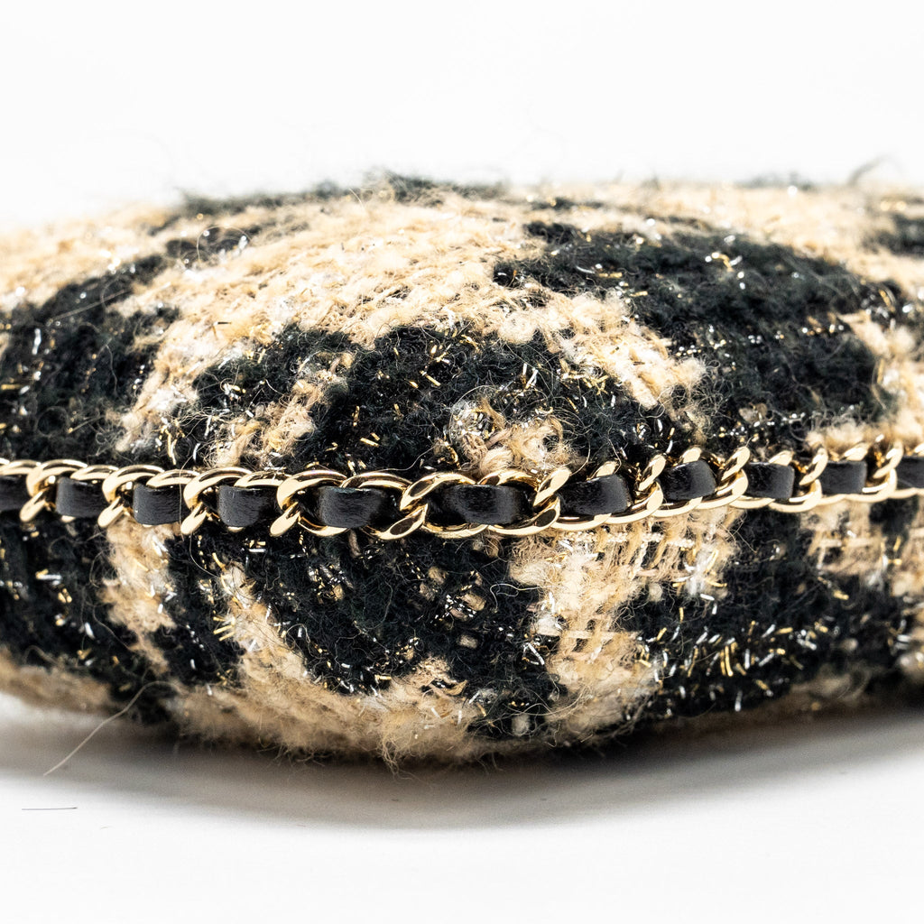 CHANEL VERTICAL PHONE CASE TWEED BEIGE / BLACK LGHW