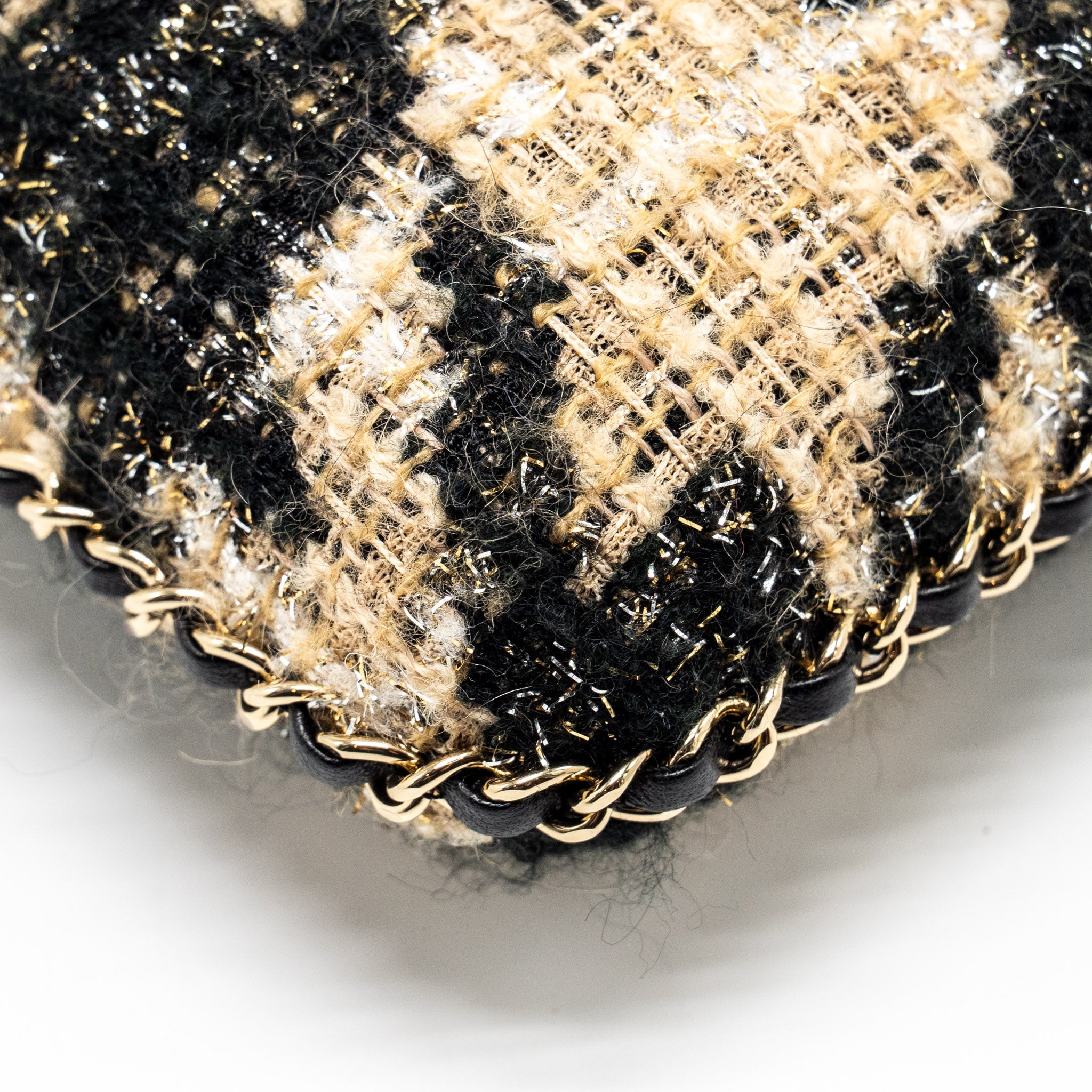 CHANEL VERTICAL PHONE CASE TWEED BEIGE / BLACK LGHW