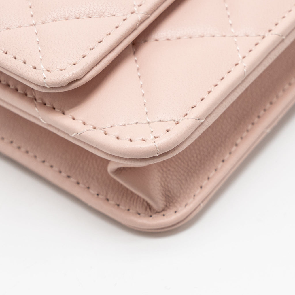 CHANEL PEARL CRUSH WALLET ON CHAIN LAMBSKIN LIGHT PINK GHW (MICROCHIP)