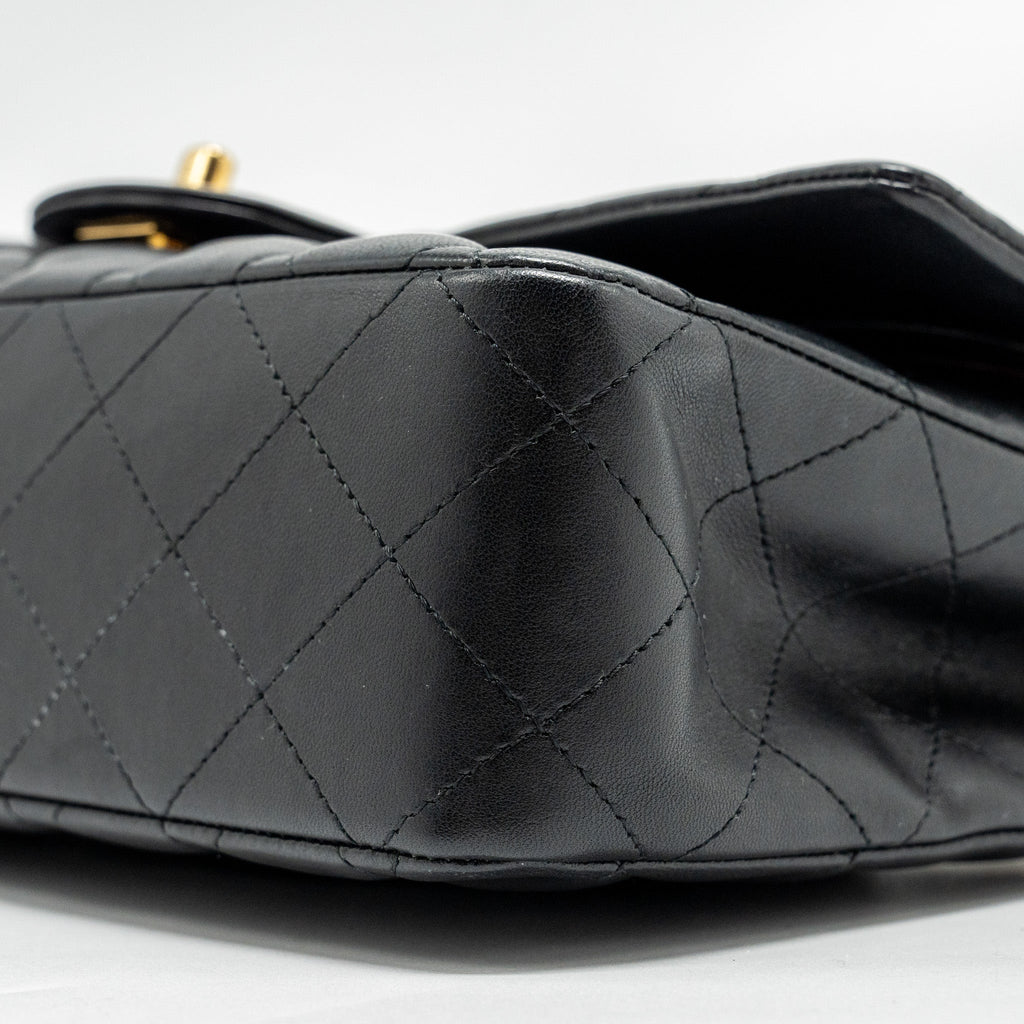 CHANEL  MEDIUM CLASSIC DOUBLE  FLAP BAG LAMBSKIN BLACK GHW