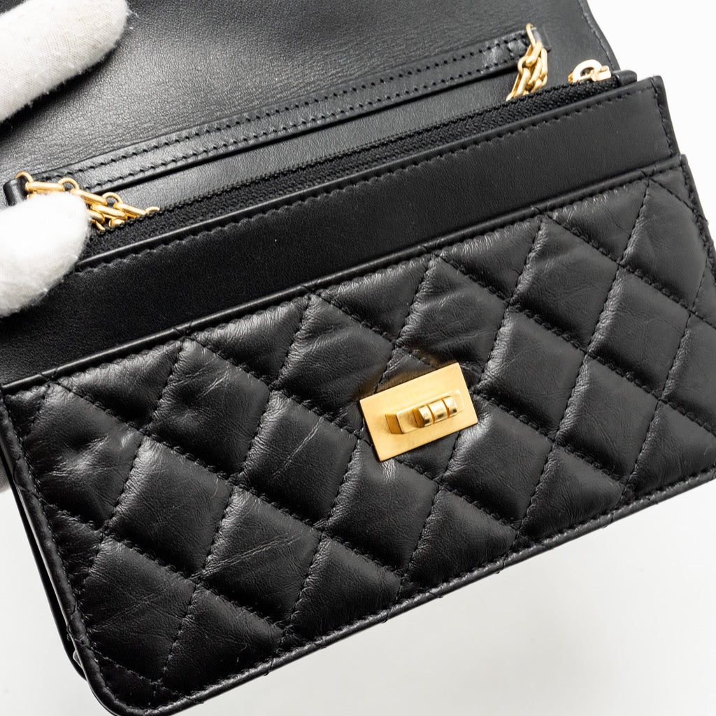 CHANEL 2.55 REISSUE WALLET ON CHAIN AGED CALFSKIN BLACK GHW (MICROCHIP)
