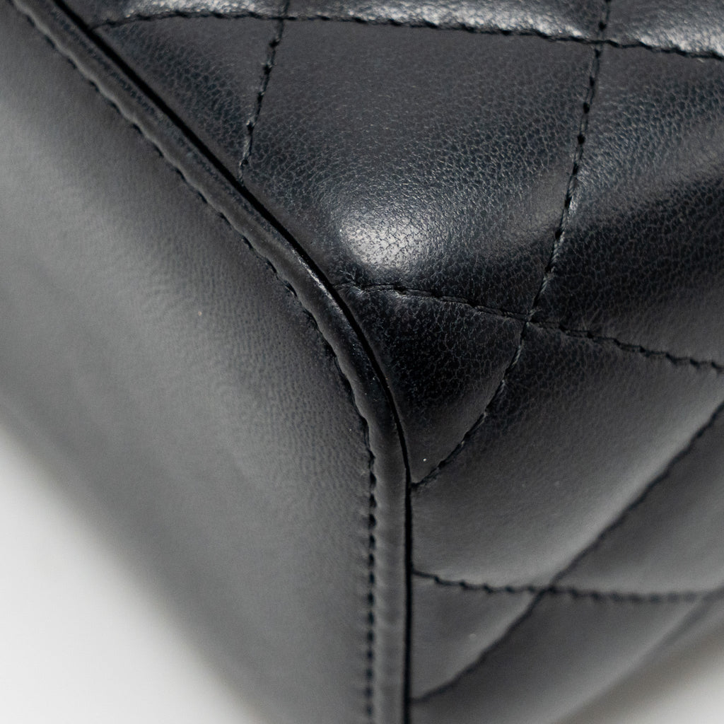 CHANEL 22S PEARL CRUSH MINI VANITY WITH CHAIN LAMBSKIN BLACK GHW