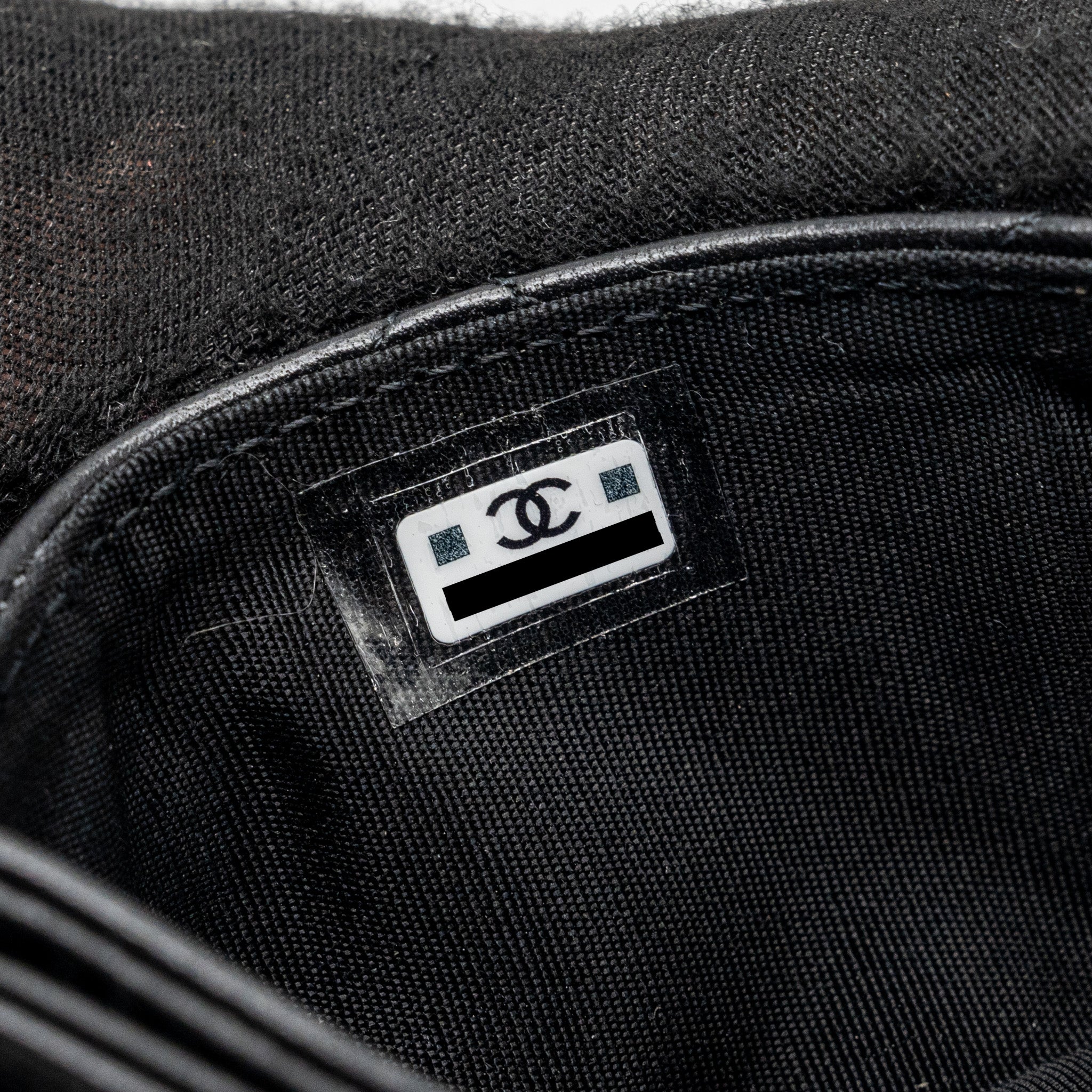 CHANEL CLASSIC QUILTED CARD HOLDER WITH LIMITED CC LOGO LAMBSKIN BLACK SHW (MICROCHIP)