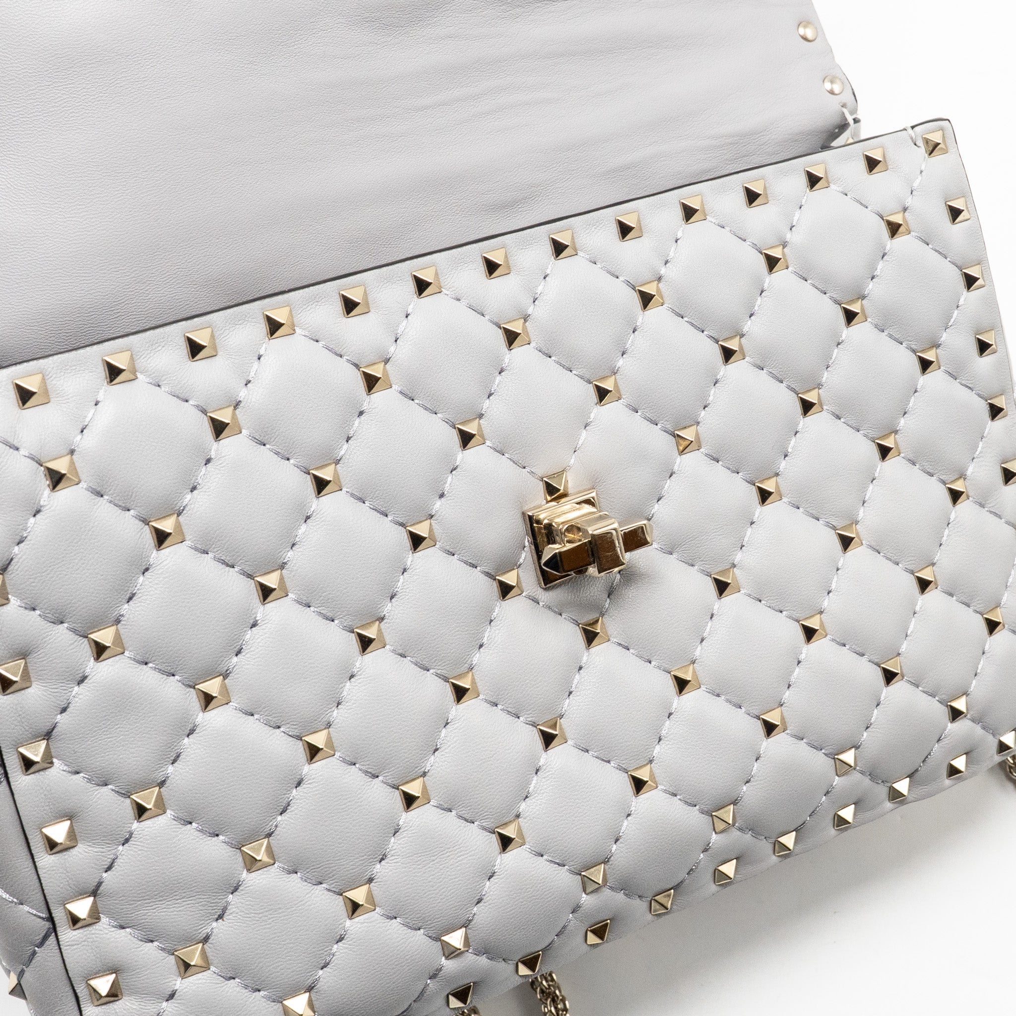 VALENTINO MEDIUM ROCKSTUD SPIKE BAG LAMBSKIN NAPPA LIGHT GREY LGHW