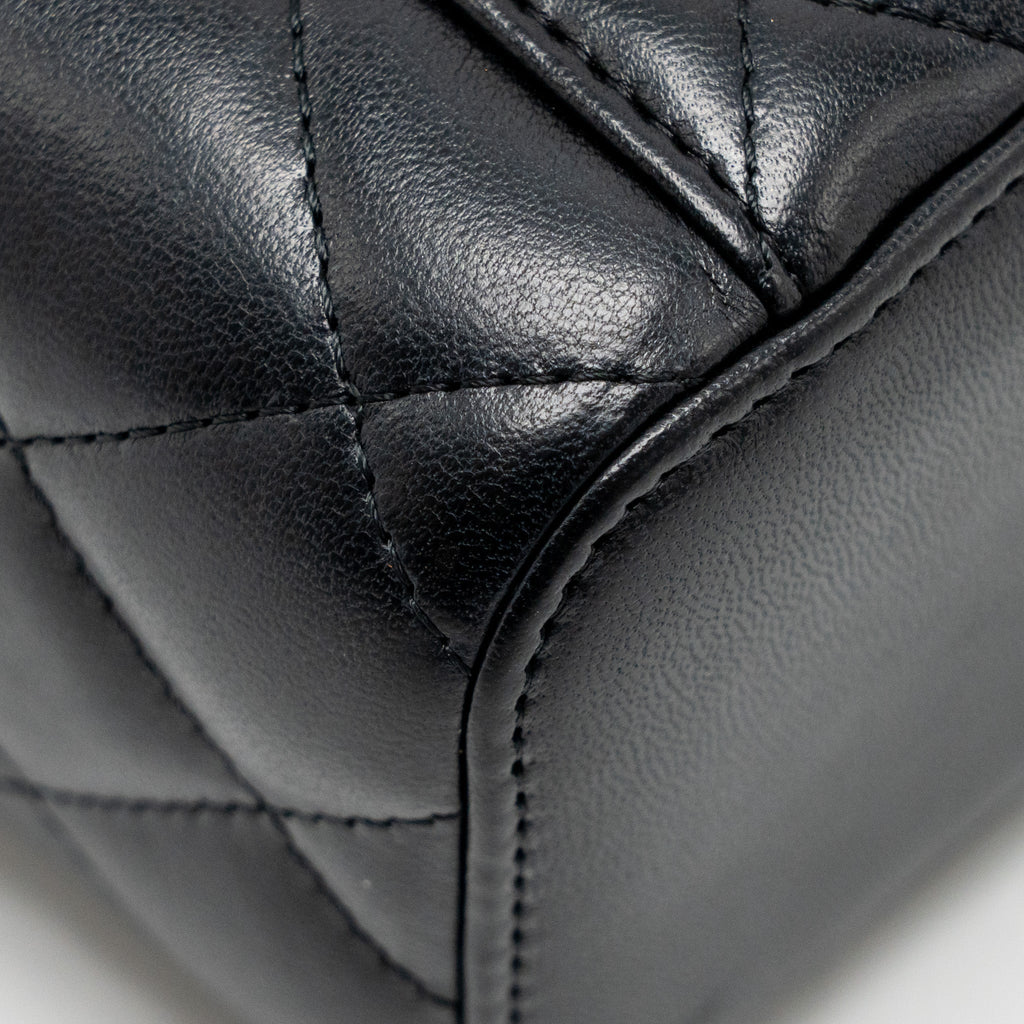 CHANEL 22S PEARL CRUSH MINI VANITY WITH CHAIN LAMBSKIN BLACK GHW