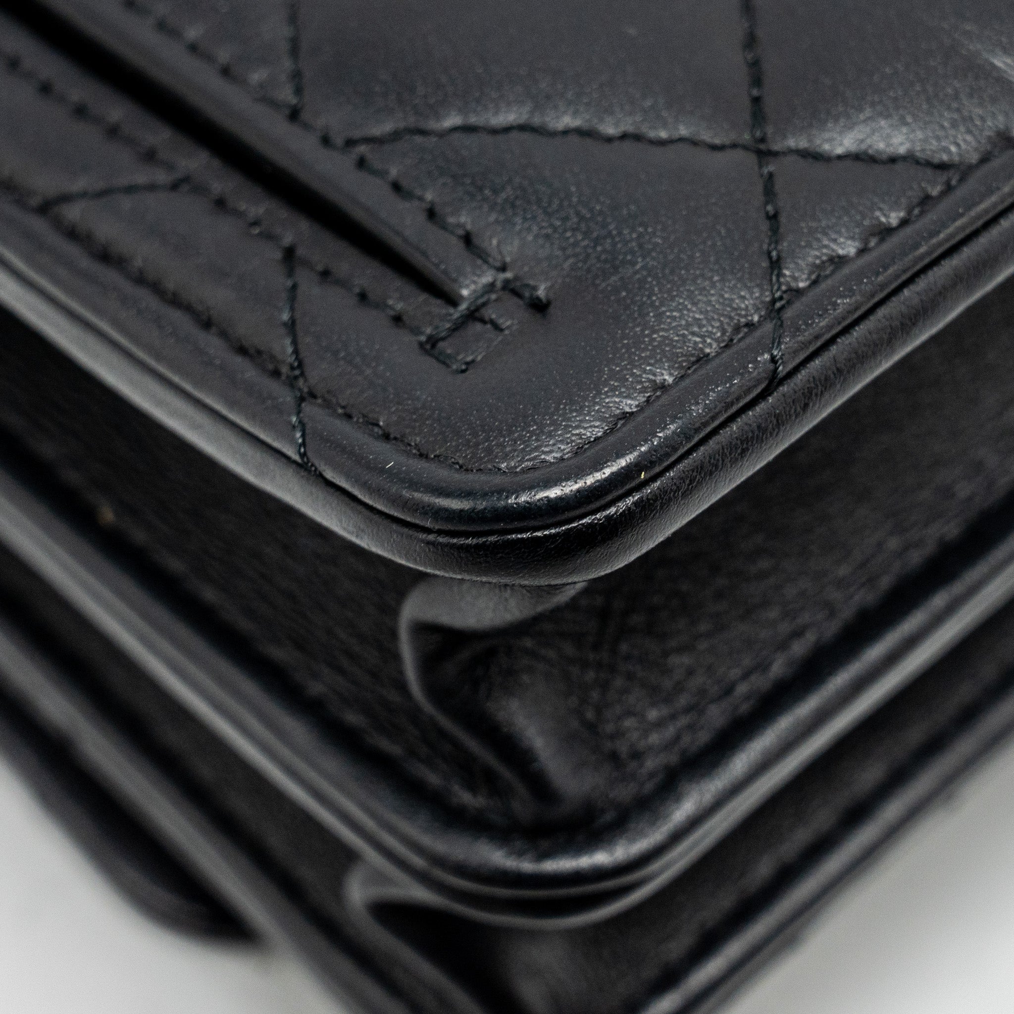 CHANEL MINI 2.55 REISSUE WALLET ON CHAIN AGED CALFSKIN BLACK GHW (MICROCHIP)