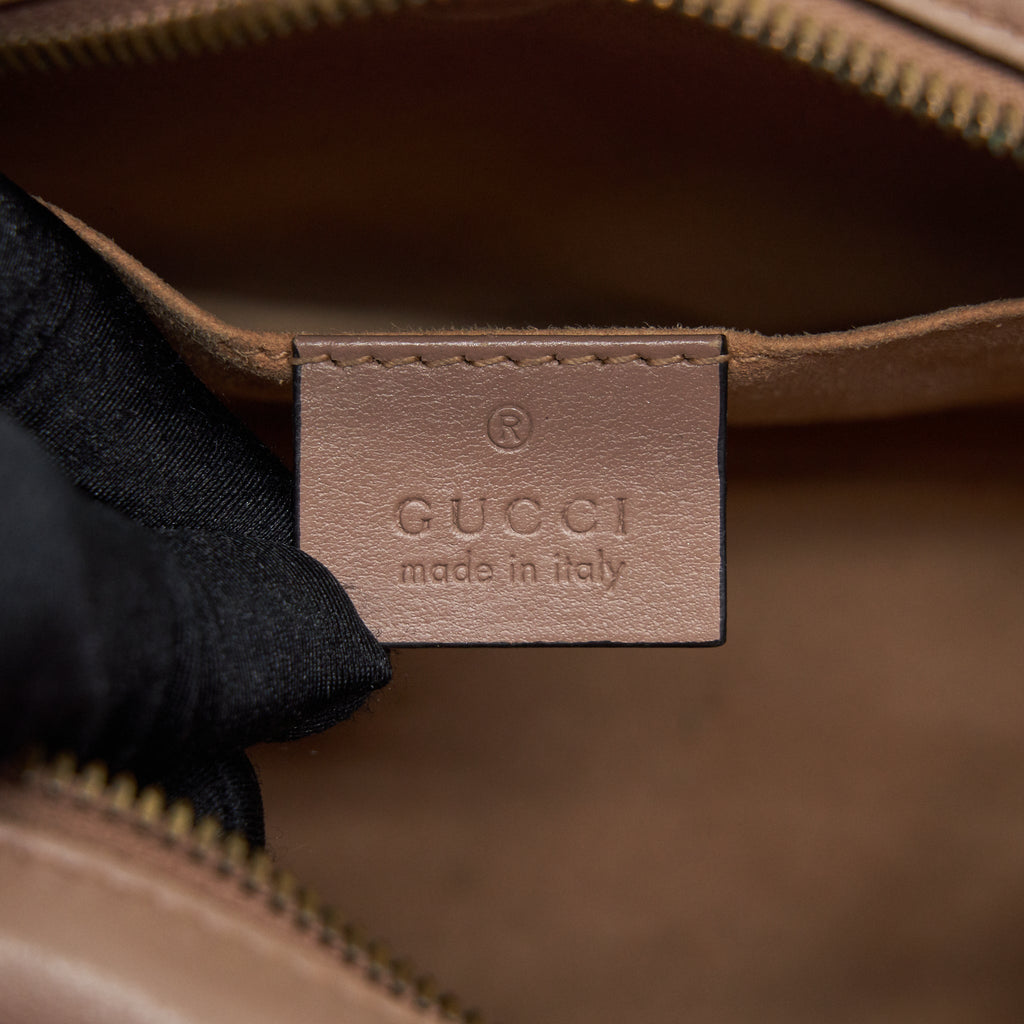 GUCCI GG MARMONT SMALL MATELASSE SHOULDER BAG IN BEIGE