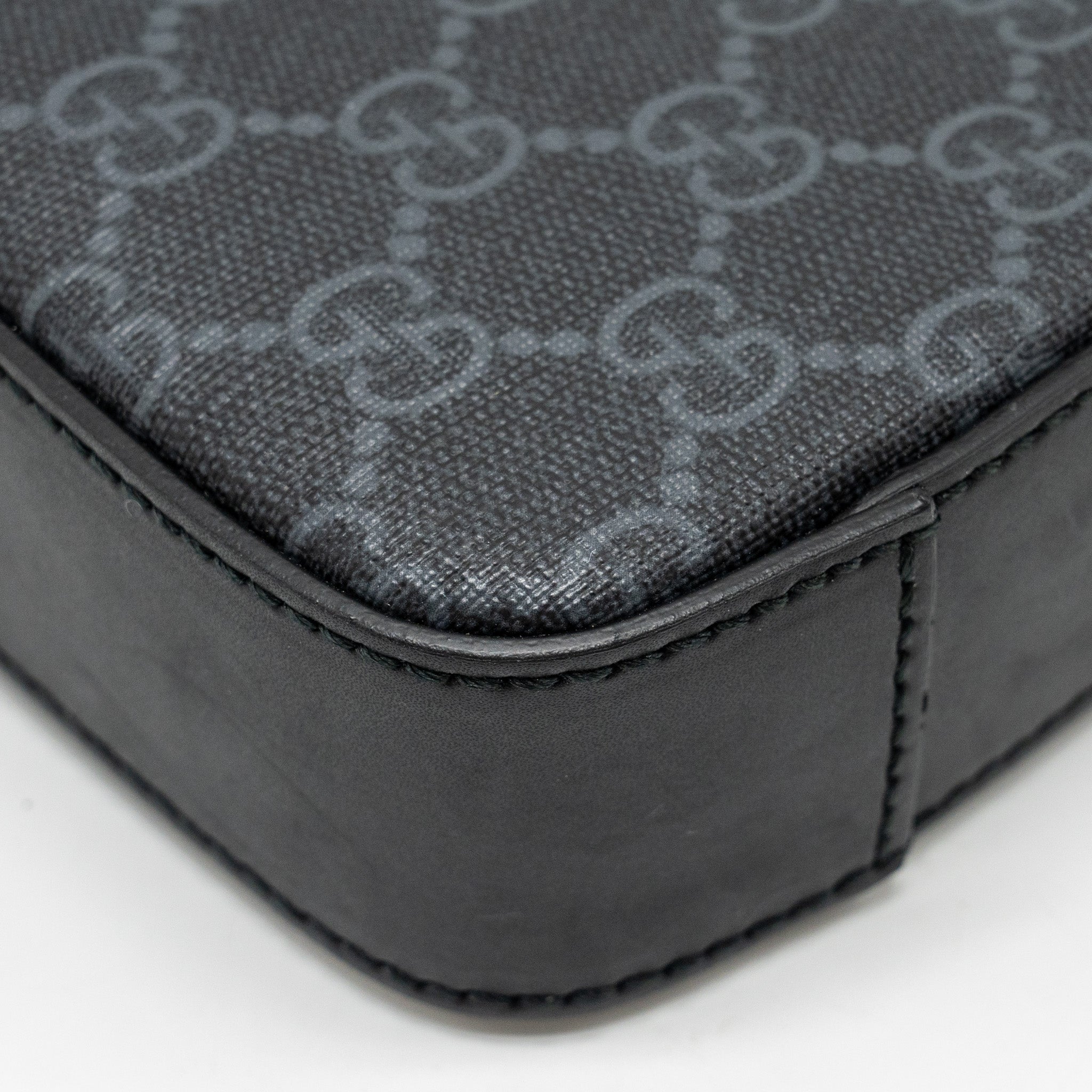 GUCCI POUCH GG SUPREME CANVAS BLACK SHW