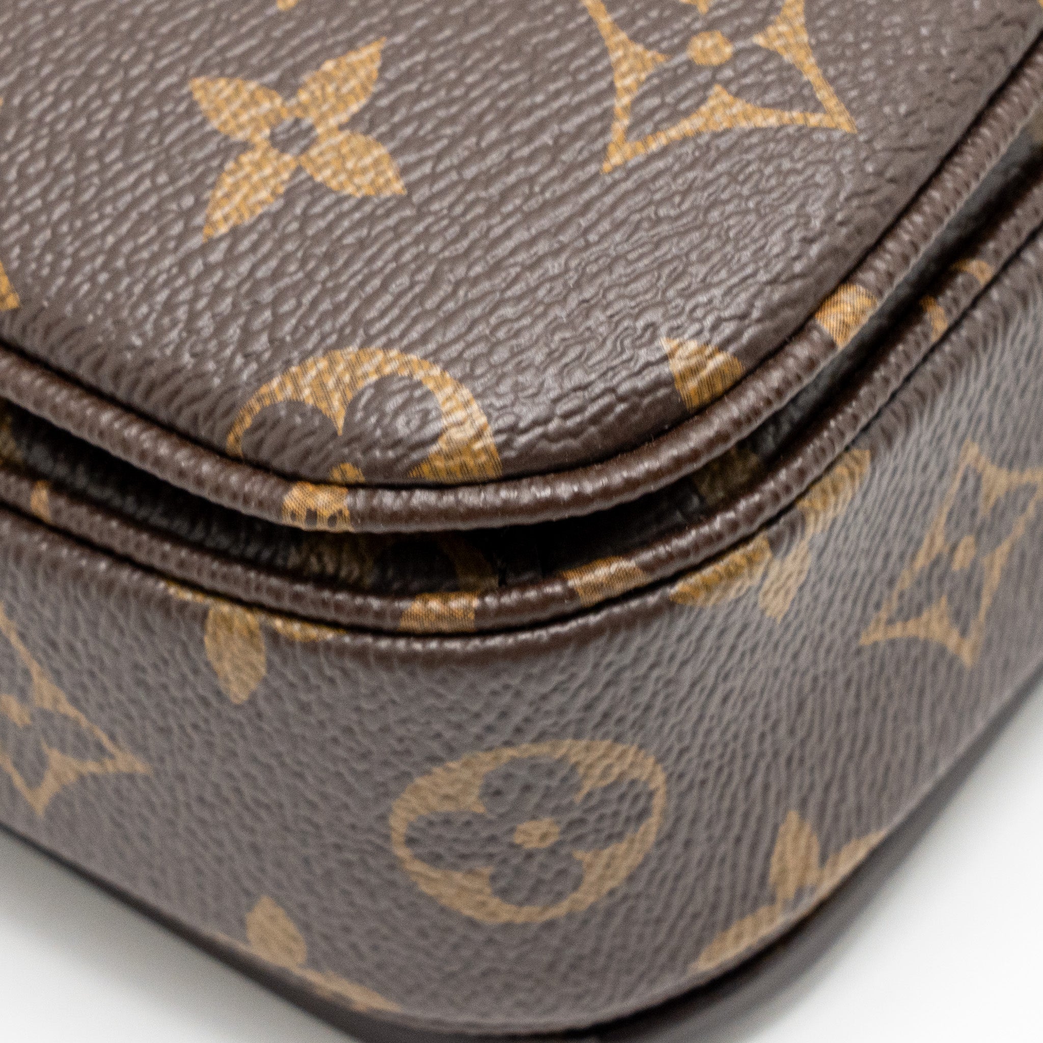 LOUIS VUITTON POCHETTE MÉTIS MONOGRAM CANVAS GHW