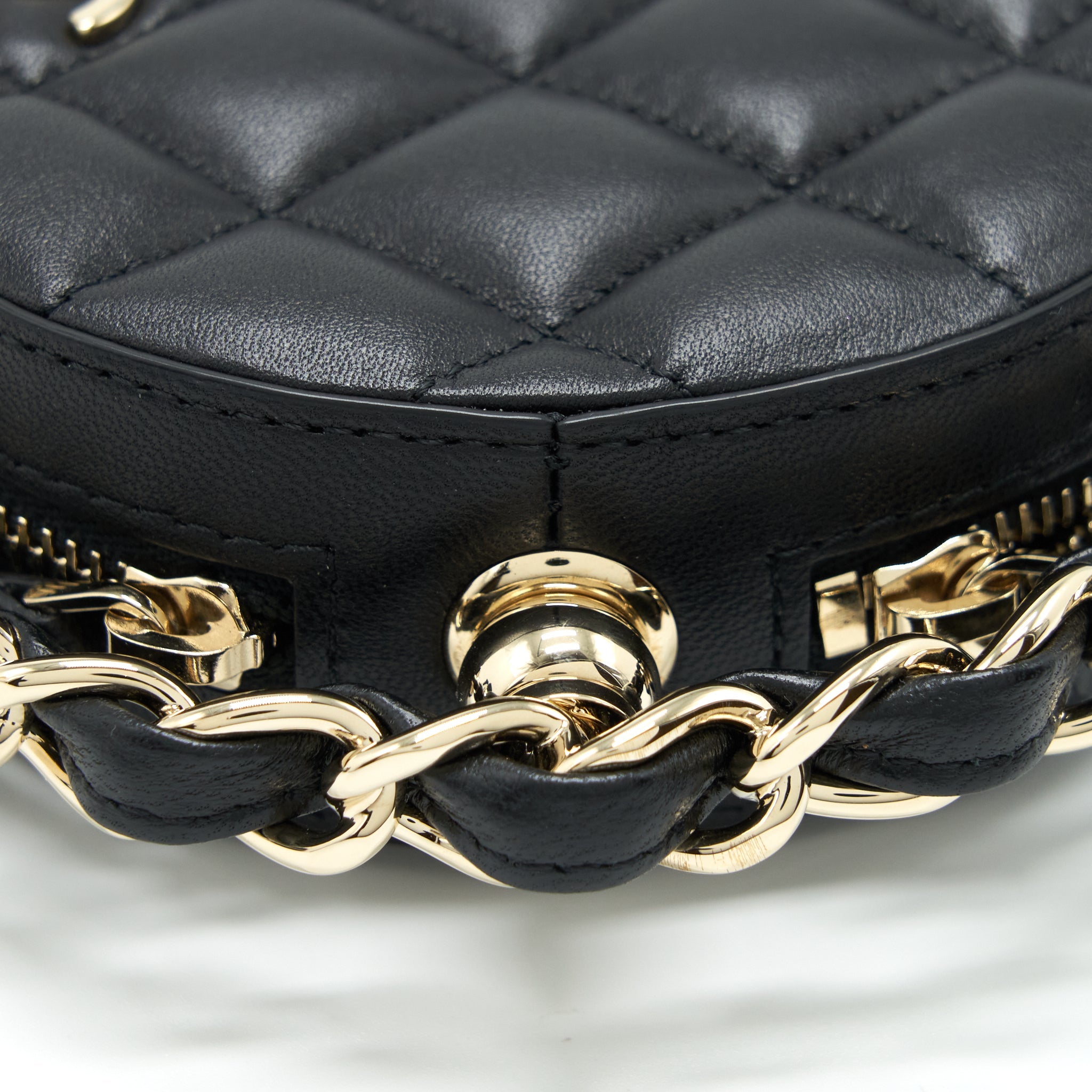 CHANEL ROUND CLUTCH WITH CHAIN LAMBSKIN BLACK LGHW
