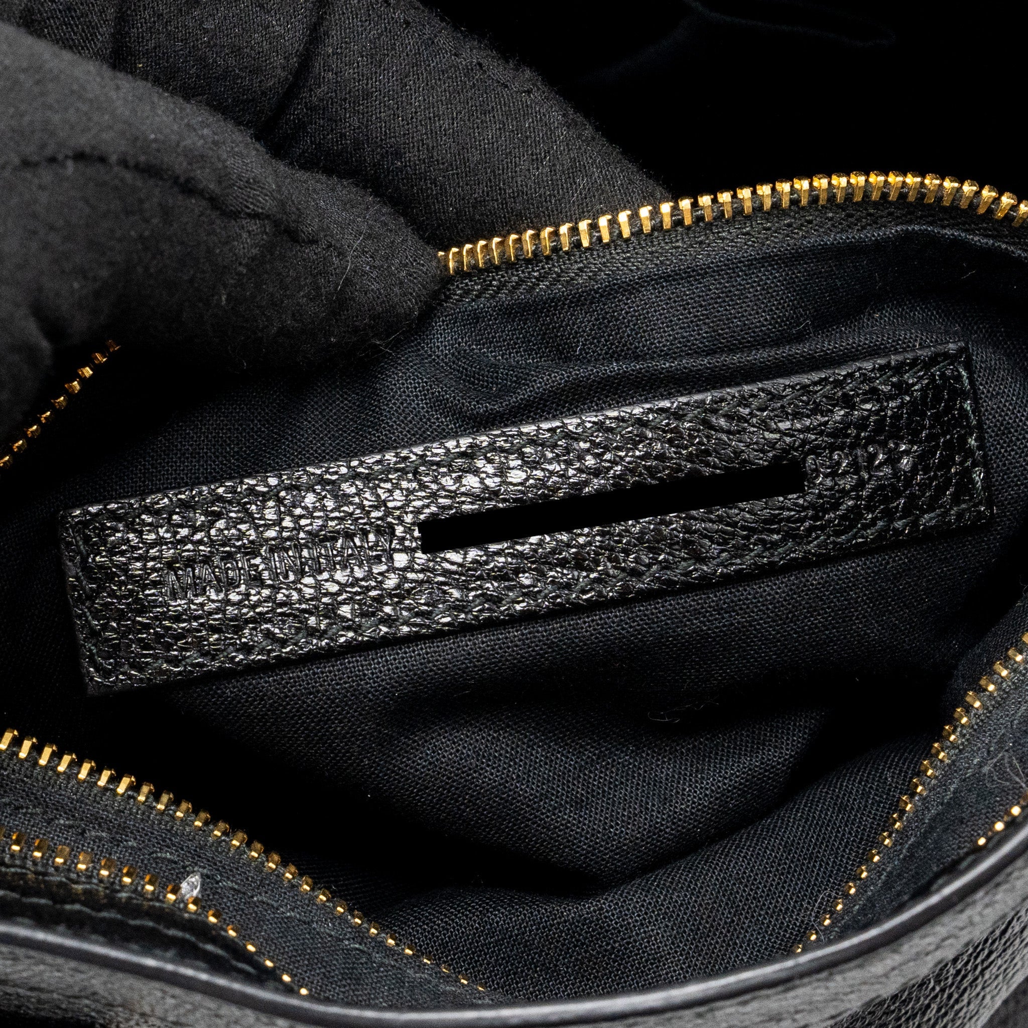 BALENCIAGA CLASSIC CITY BAG LEATHER BLACK GHW