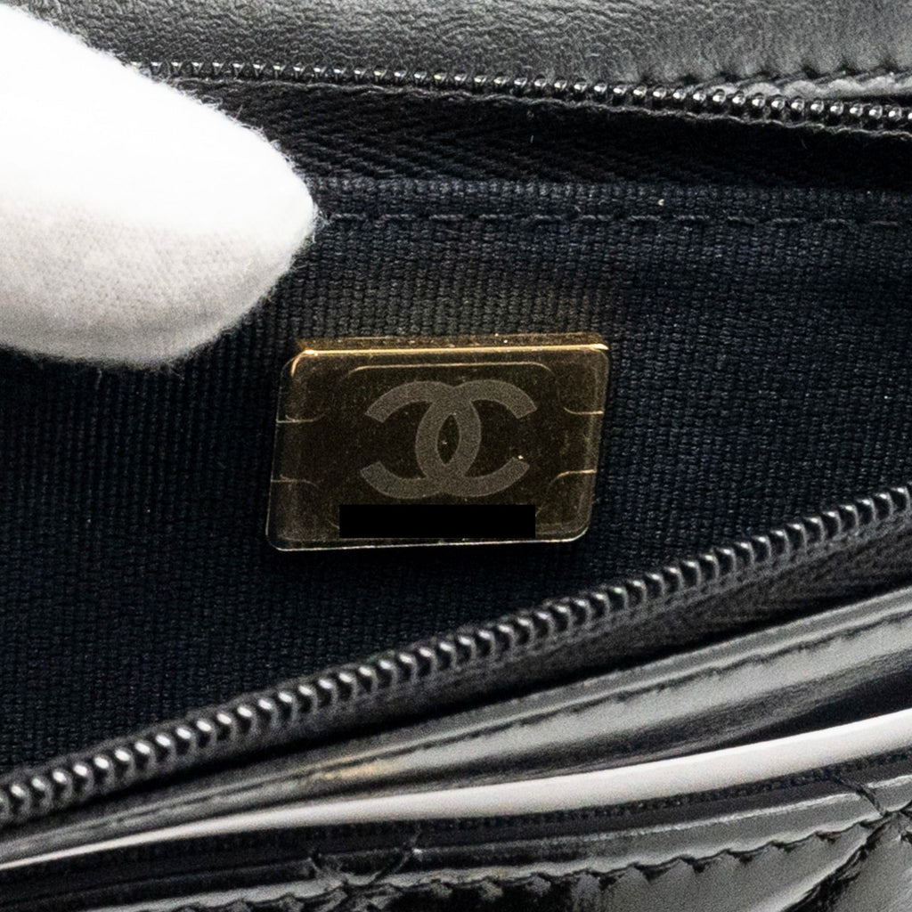 CHANEL WALLET ON CC DETAILED CHAIN SHINY LAMBSKIN BLACK GHW (MICROCHIP)