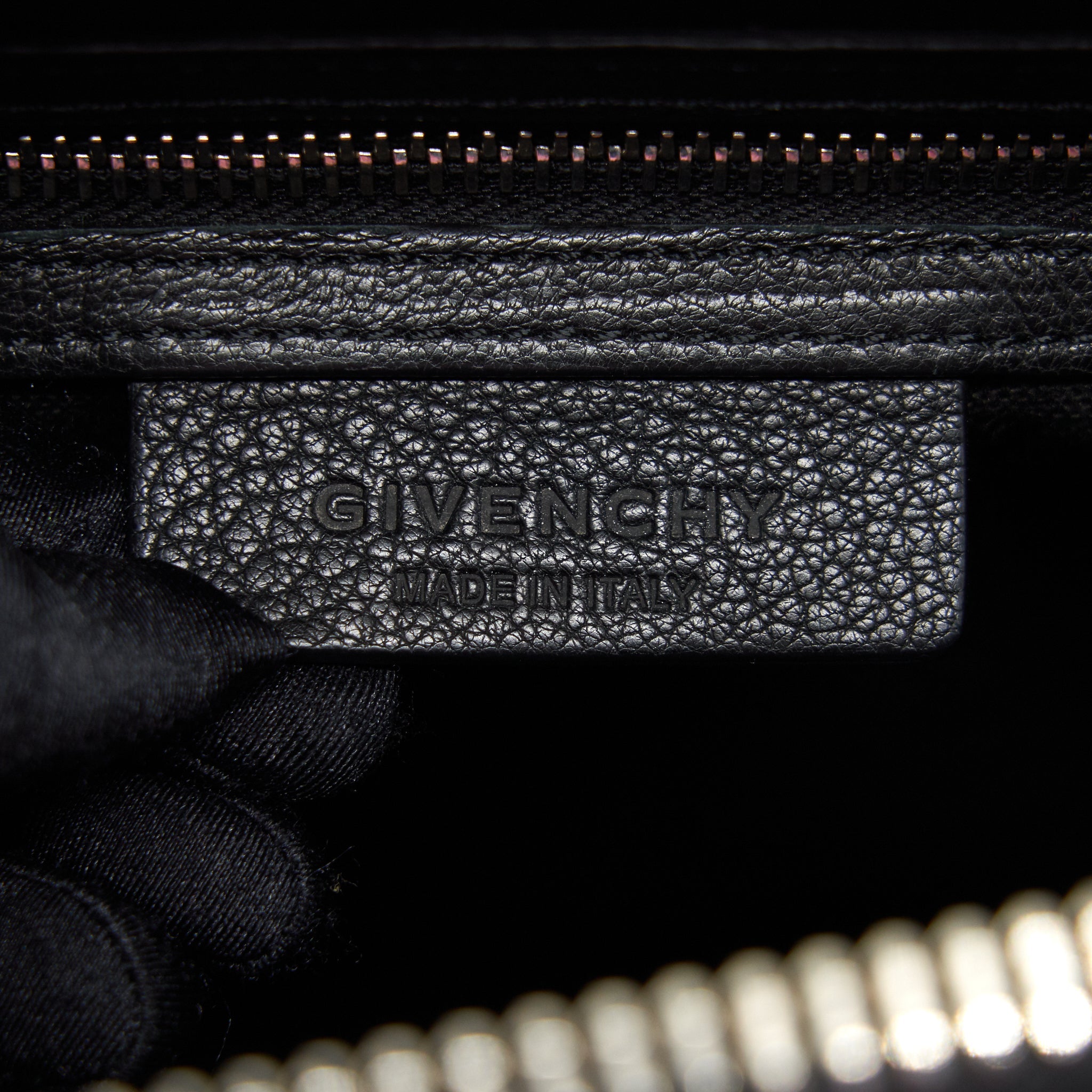 GIVENCHY MEDIUM ANTIGONA BAG BLACK SHW