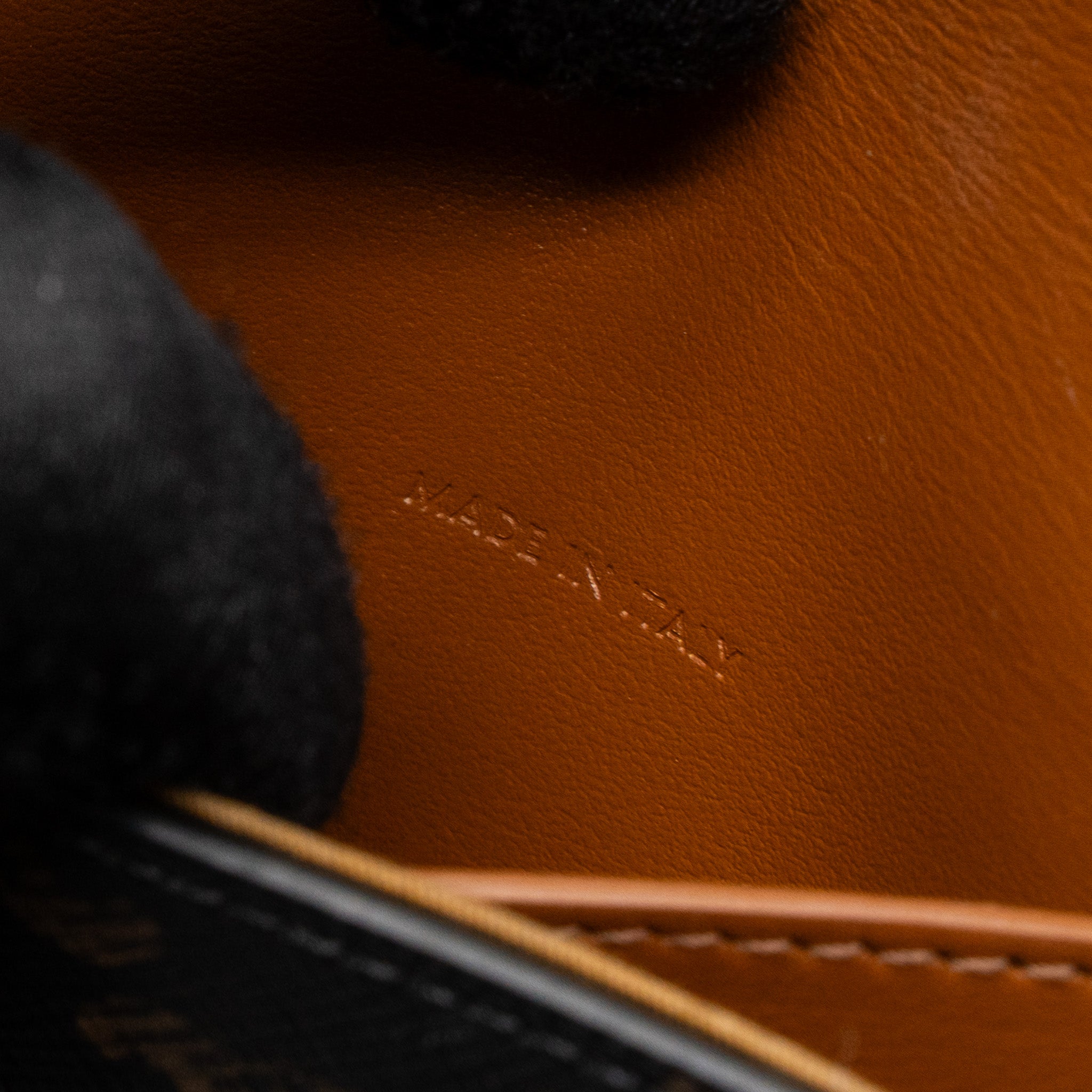 CELINE CLUTCH ON STRAP TABOU CALFSKIN/TRIOMPHE CANVAS TAN GHW
