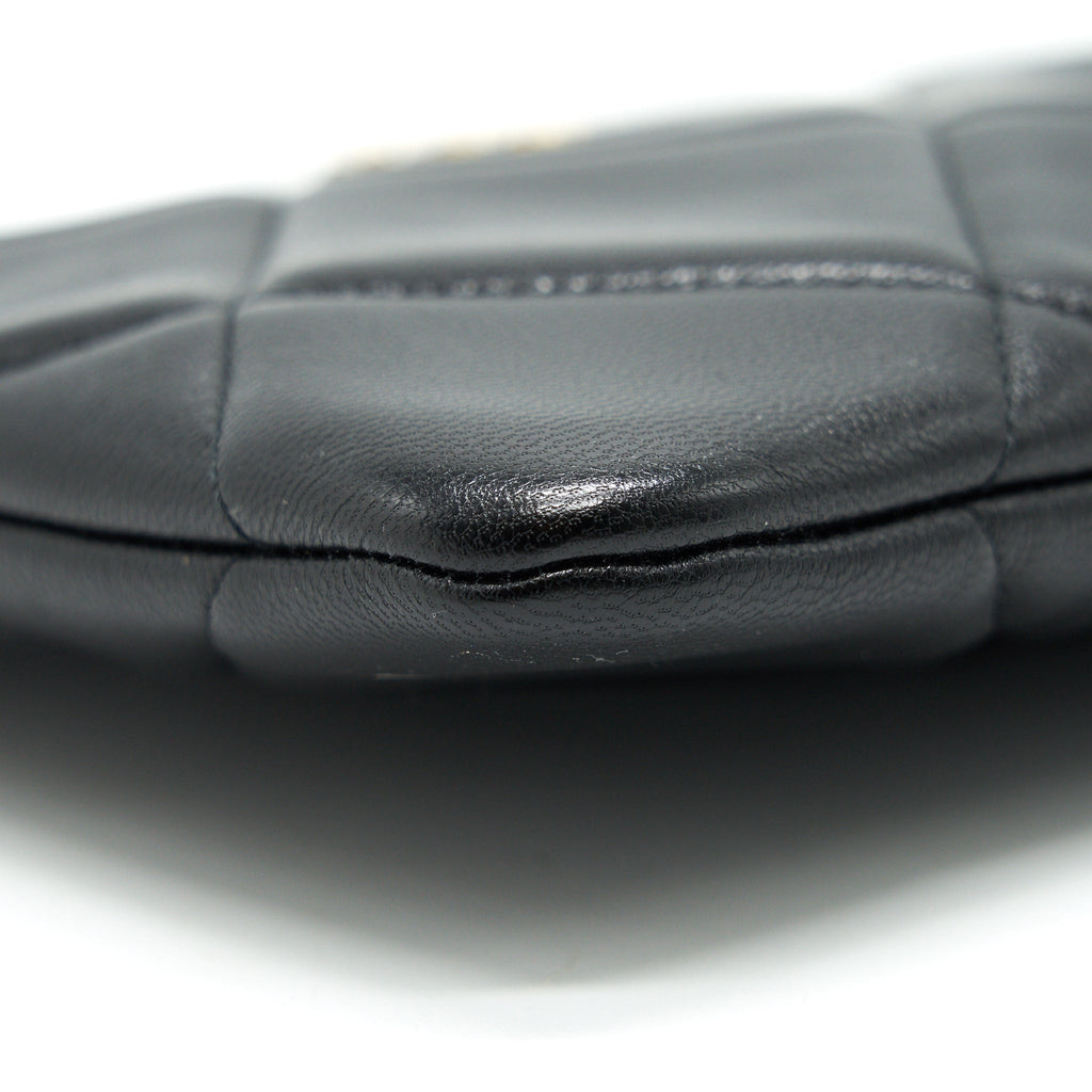 CHANEL 19 POUCH BLACK GHW