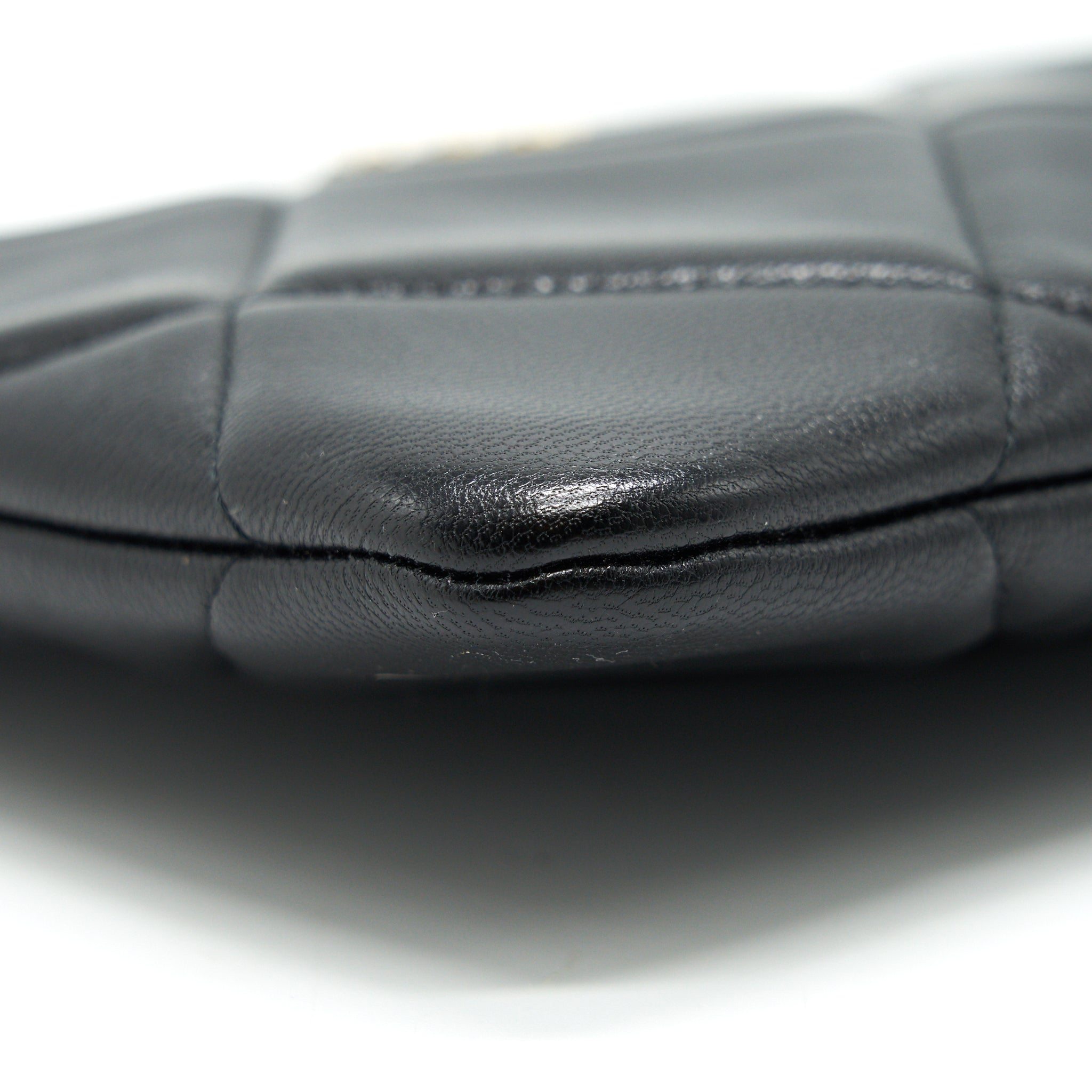CHANEL 19 POUCH BLACK GHW