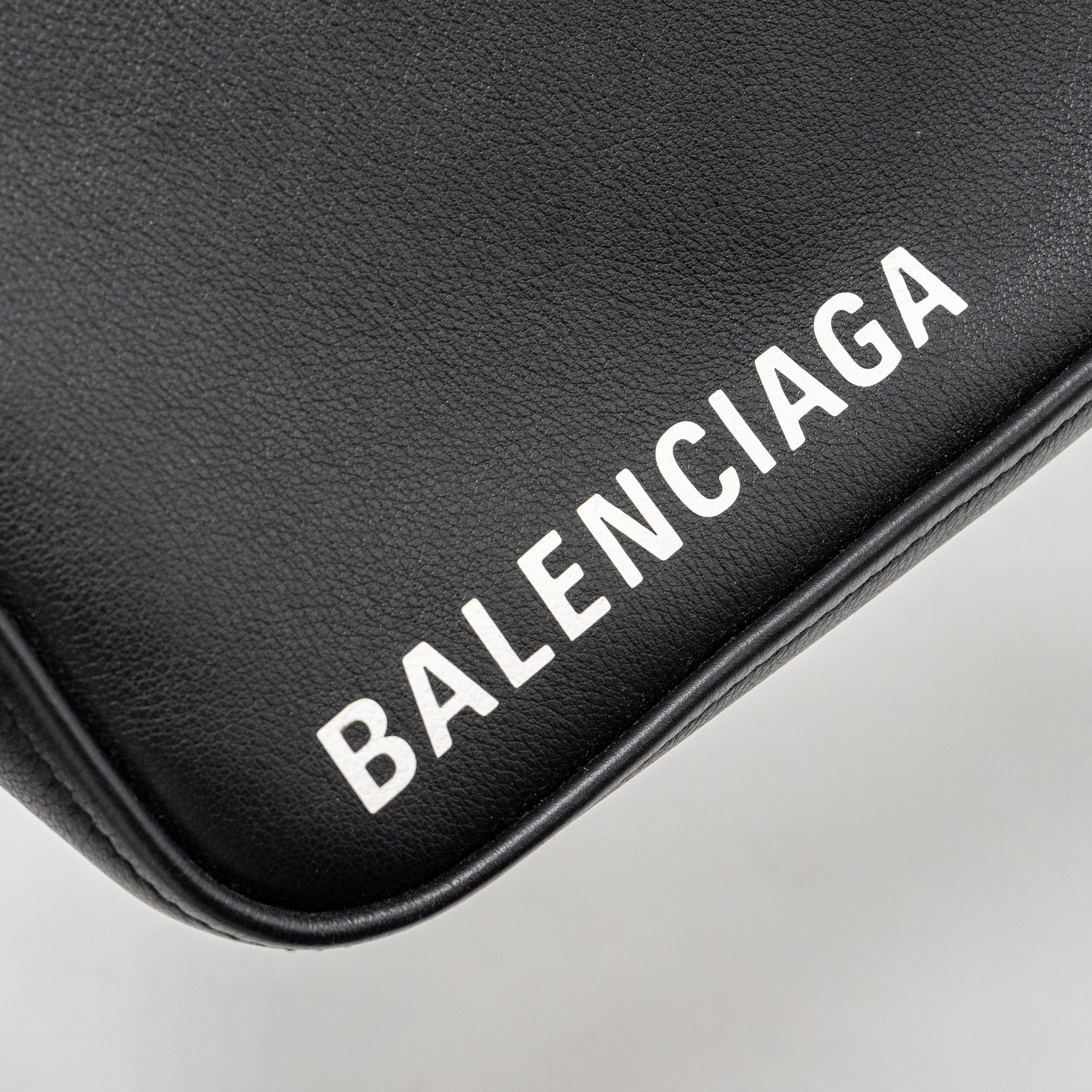 BALENCIAGA TRIANGLE DUFFLE BAG CALFSKIN BLACK SHW