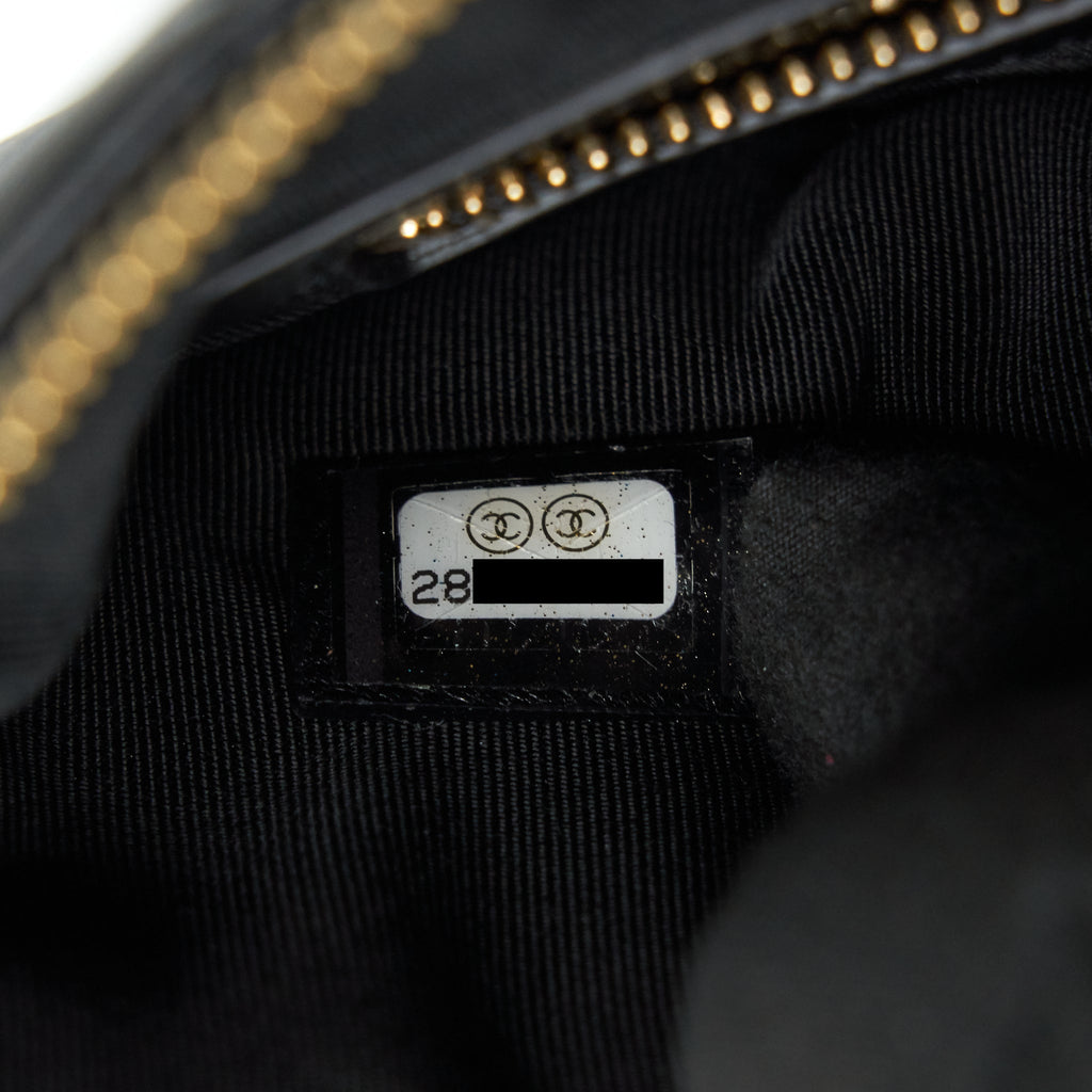 CHANEL 19 POUCH BLACK GHW