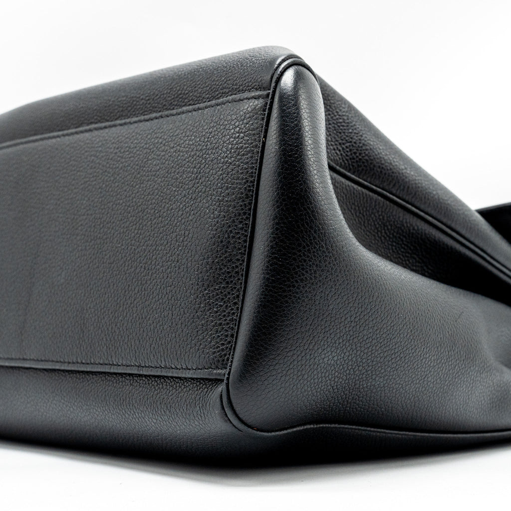 CELINE MEDIUM SOFT 16 BAG GRAINED CALFSKIN BLACK GHW